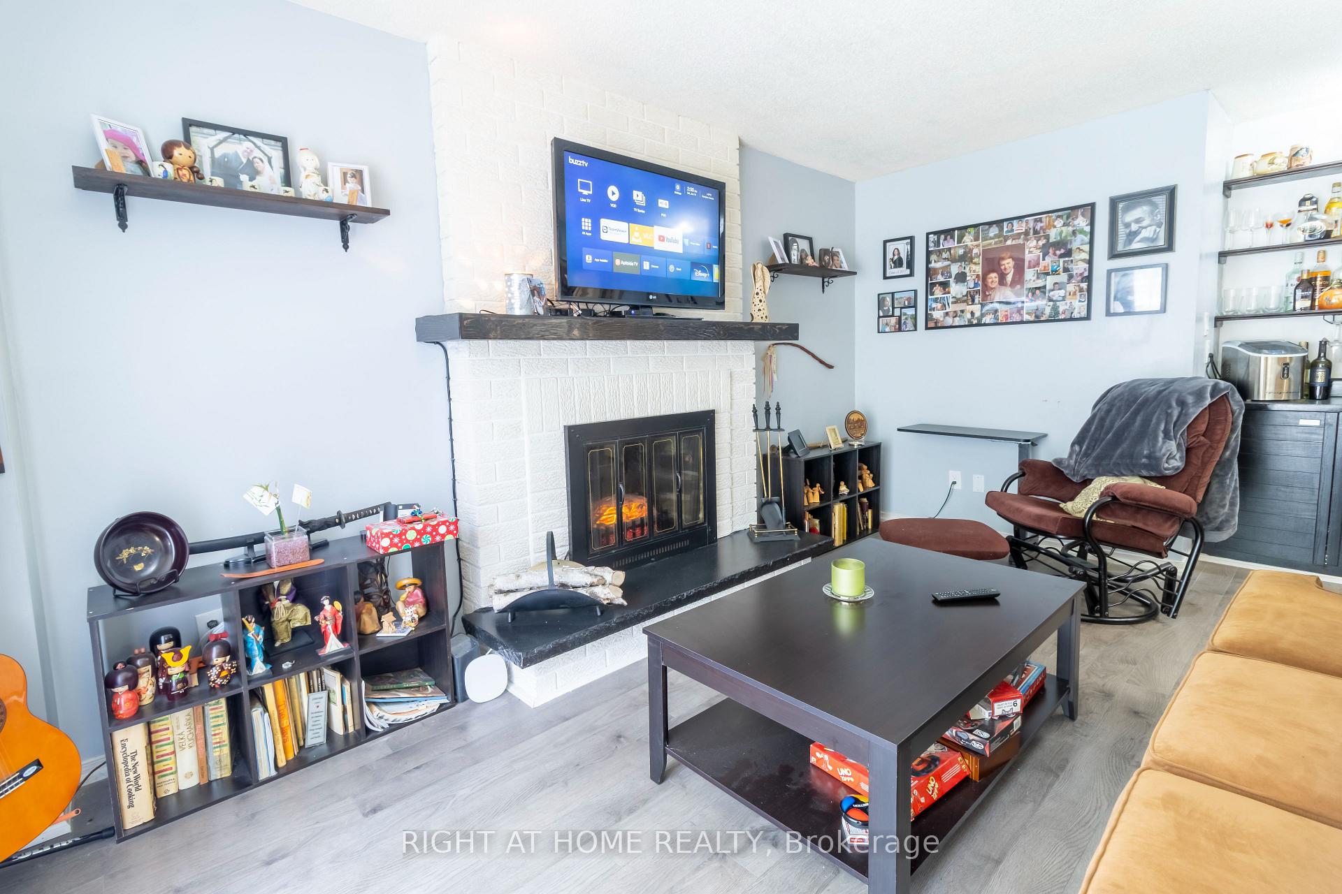Photo 12 of 2 Brydon Crescent, Brampton, Northwood Park — HOMEH