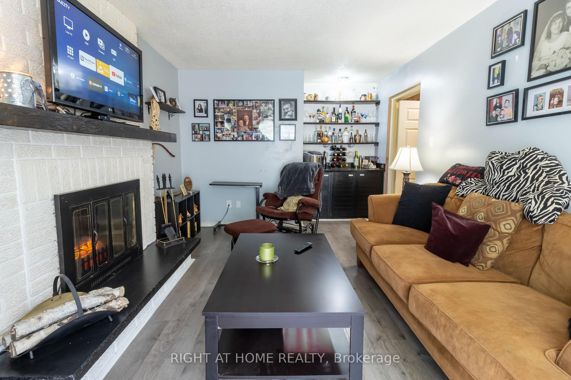 Photo 5 of 2 Brydon Crescent, Brampton, Northwood Park — HOMEH