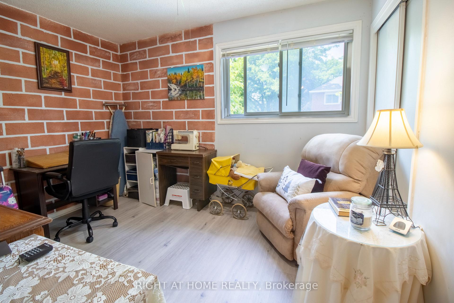 Photo 11 of 2 Brydon Crescent, Brampton, Northwood Park — HOMEH
