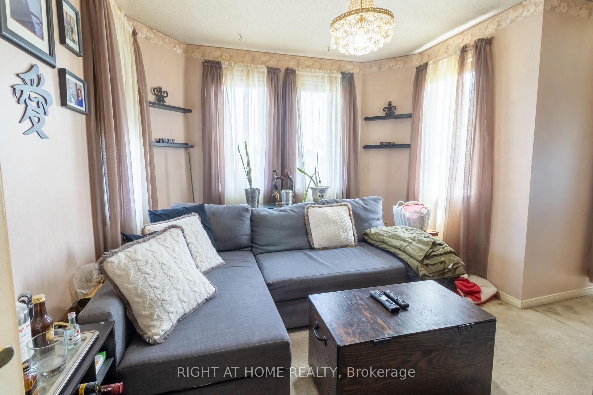 Photo 18 of 2 Brydon Crescent, Brampton, Northwood Park — HOMEH