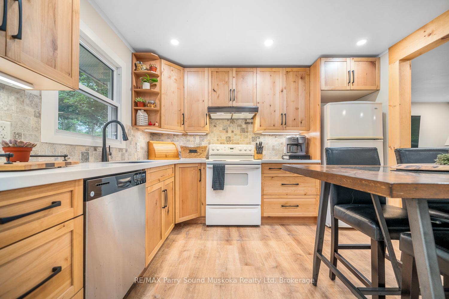 Photo 10 of 104 Parry Sound Drive, McDougall — HOMEH