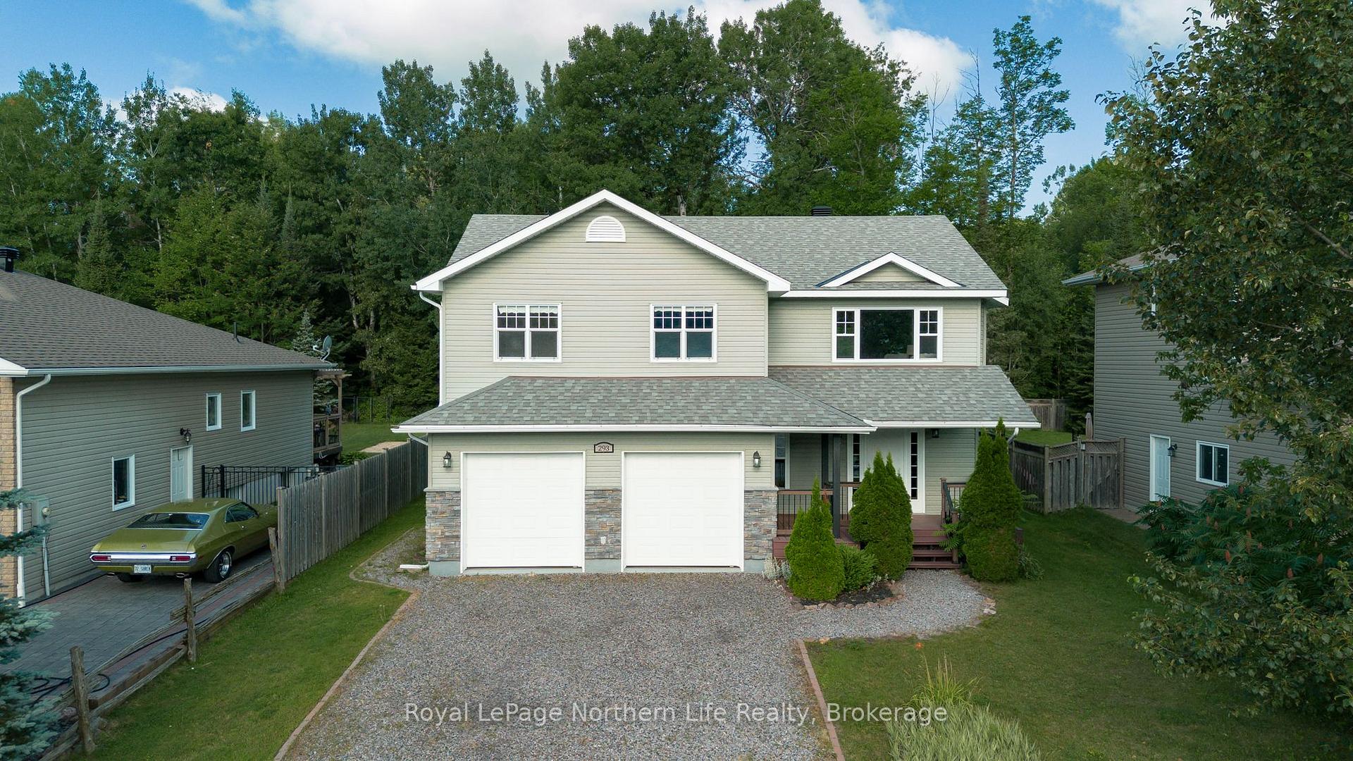 Front of 293 Osprey Crescent