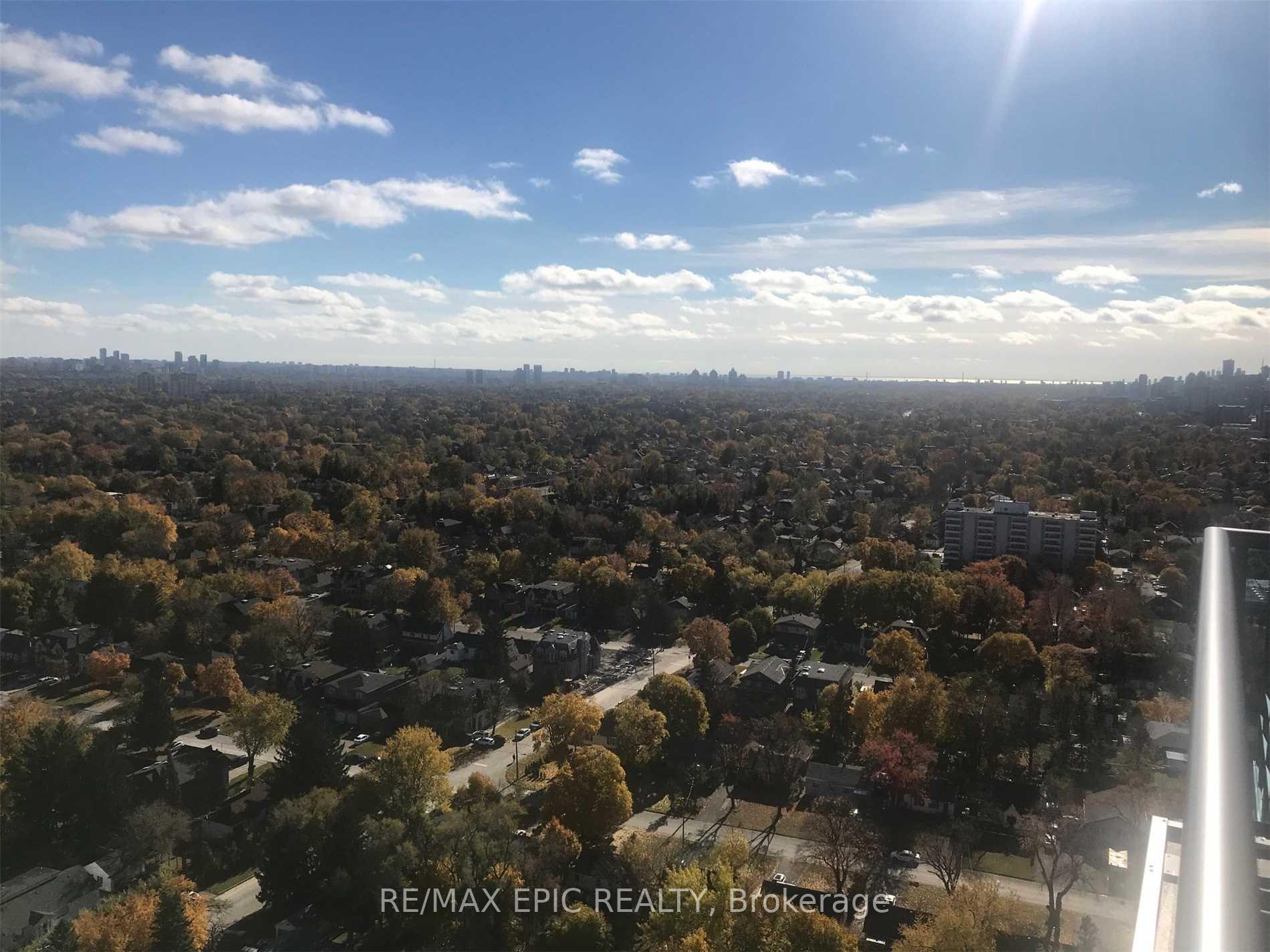 Photo 10 of Unit Ph03, 7165 Yonge Street, Markham, Grandview — HOMEH