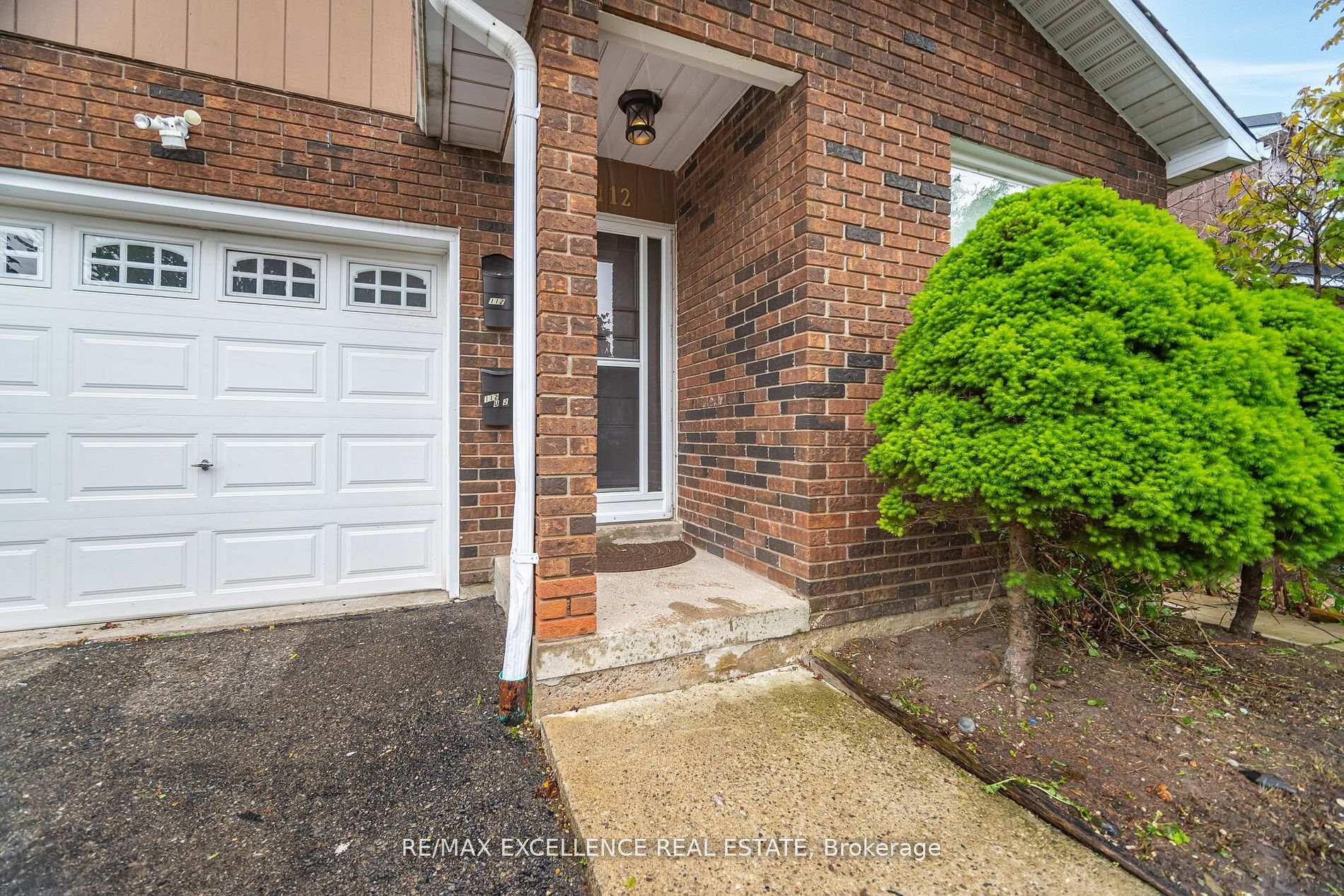 Photo 3 of 112 Elderwood Place, Brampton, Brampton North — HOMEH
