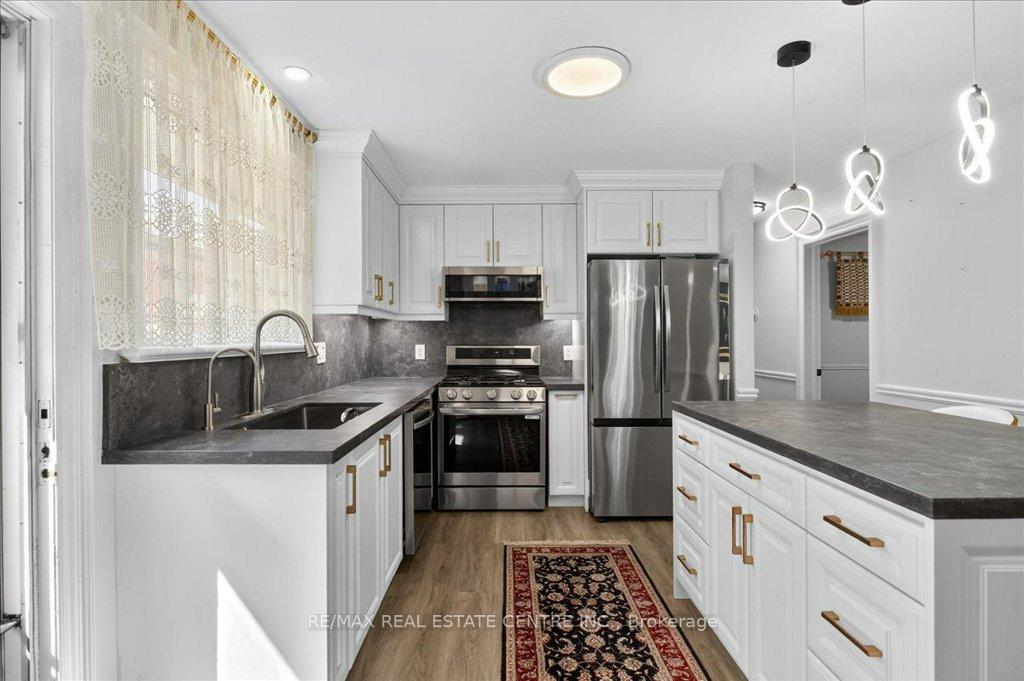 Photo 12 of 353 Grand Ridge Drive, Cambridge — HOMEH