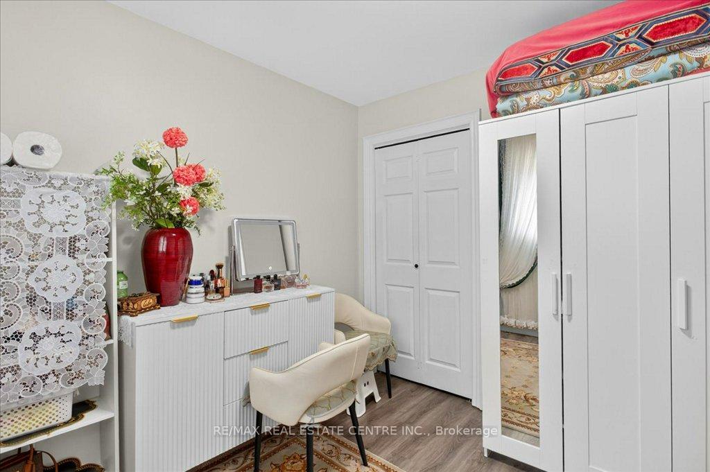 Photo 11 of 353 Grand Ridge Drive, Cambridge — HOMEH