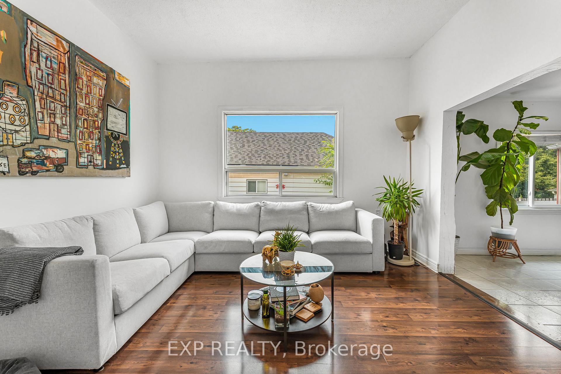 Photo 6 of 139 Wood Street E, Hamilton, North End — HOMEH