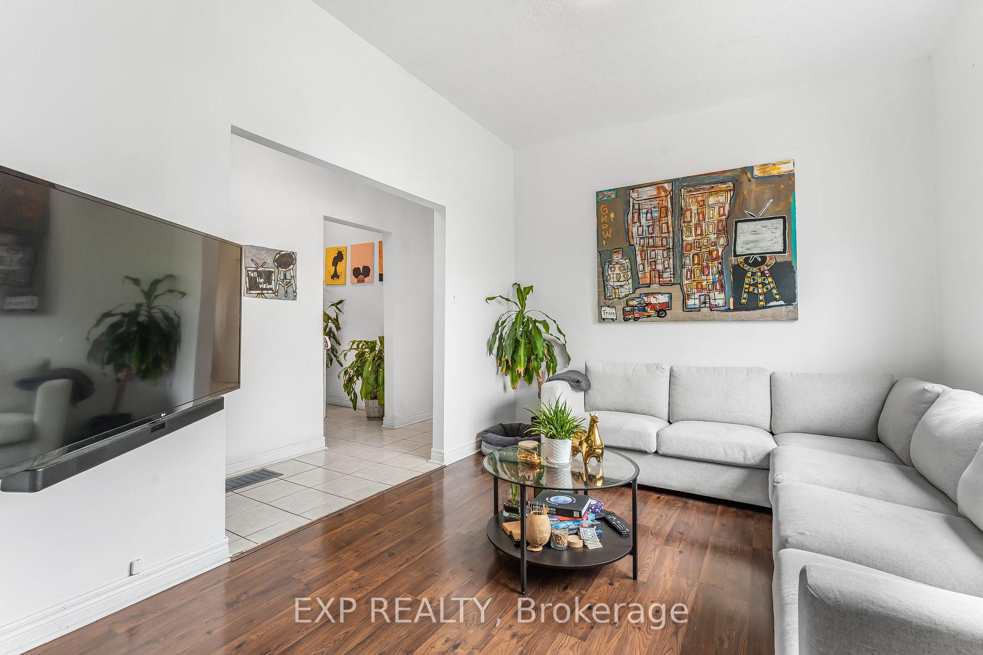 Photo 7 of 139 Wood Street E, Hamilton, North End — HOMEH