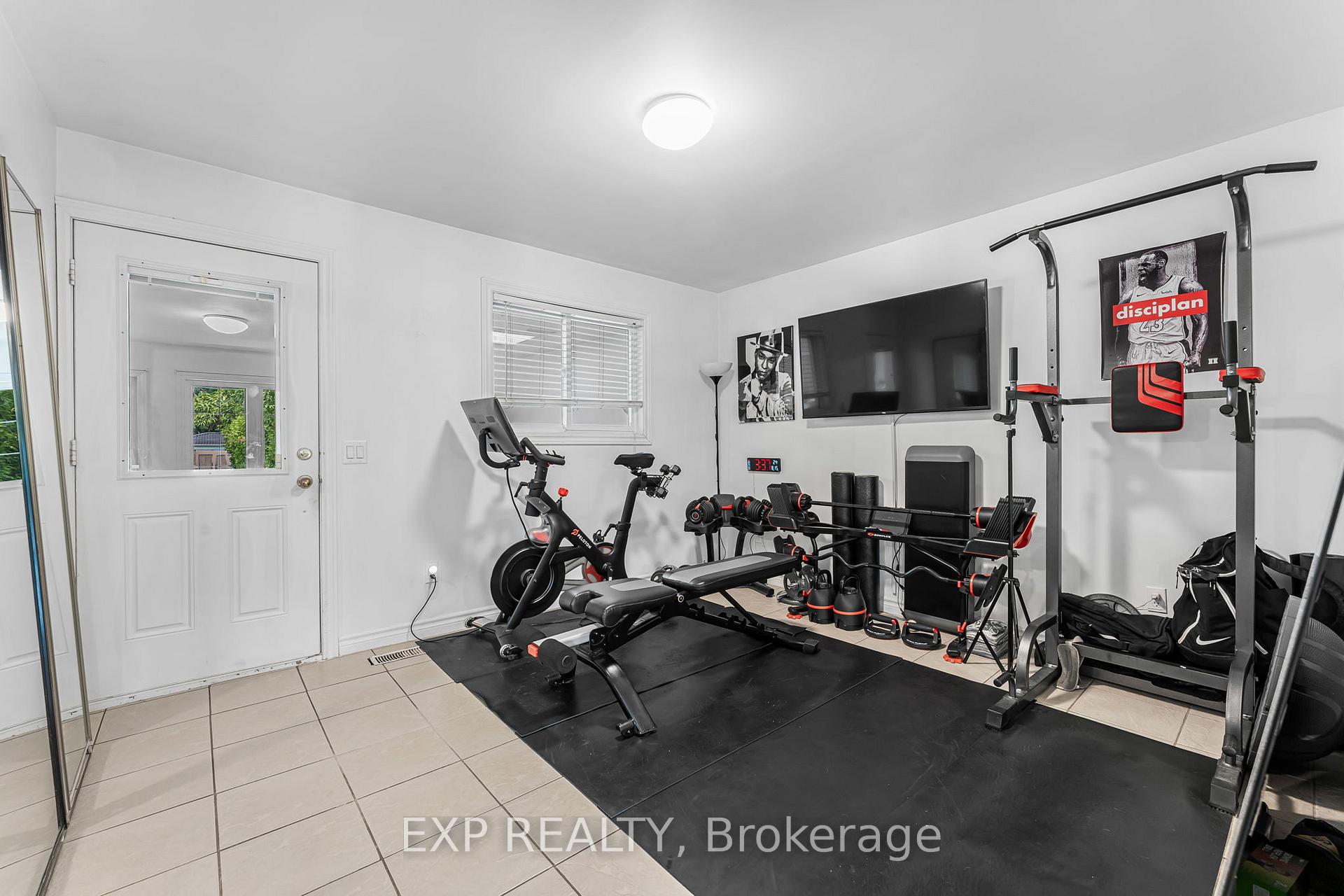 Photo 12 of 139 Wood Street E, Hamilton, North End — HOMEH