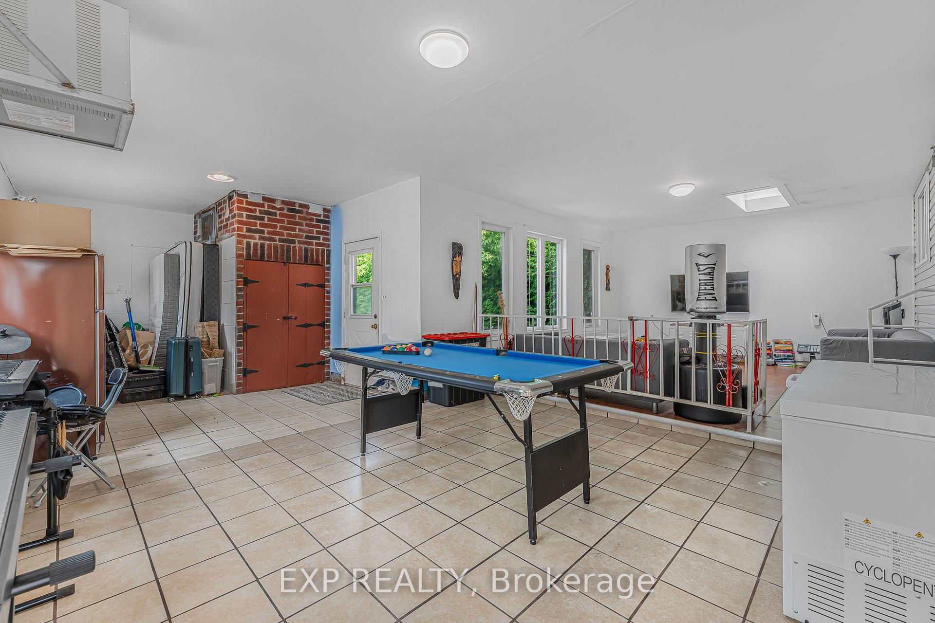 Photo 15 of 139 Wood Street E, Hamilton, North End — HOMEH