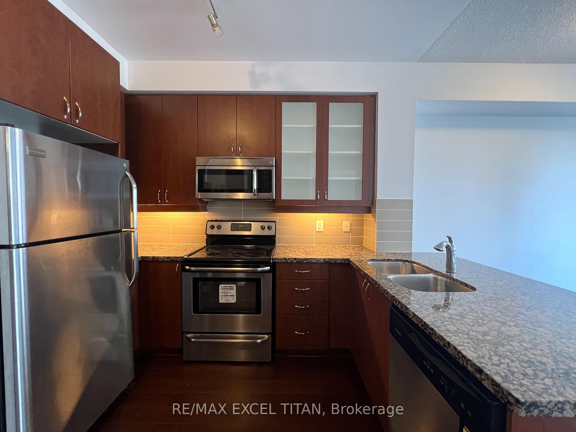 Photo 3 of Unit 607, 111 Upper Duke Crescent, Markham, Unionville — HOMEH