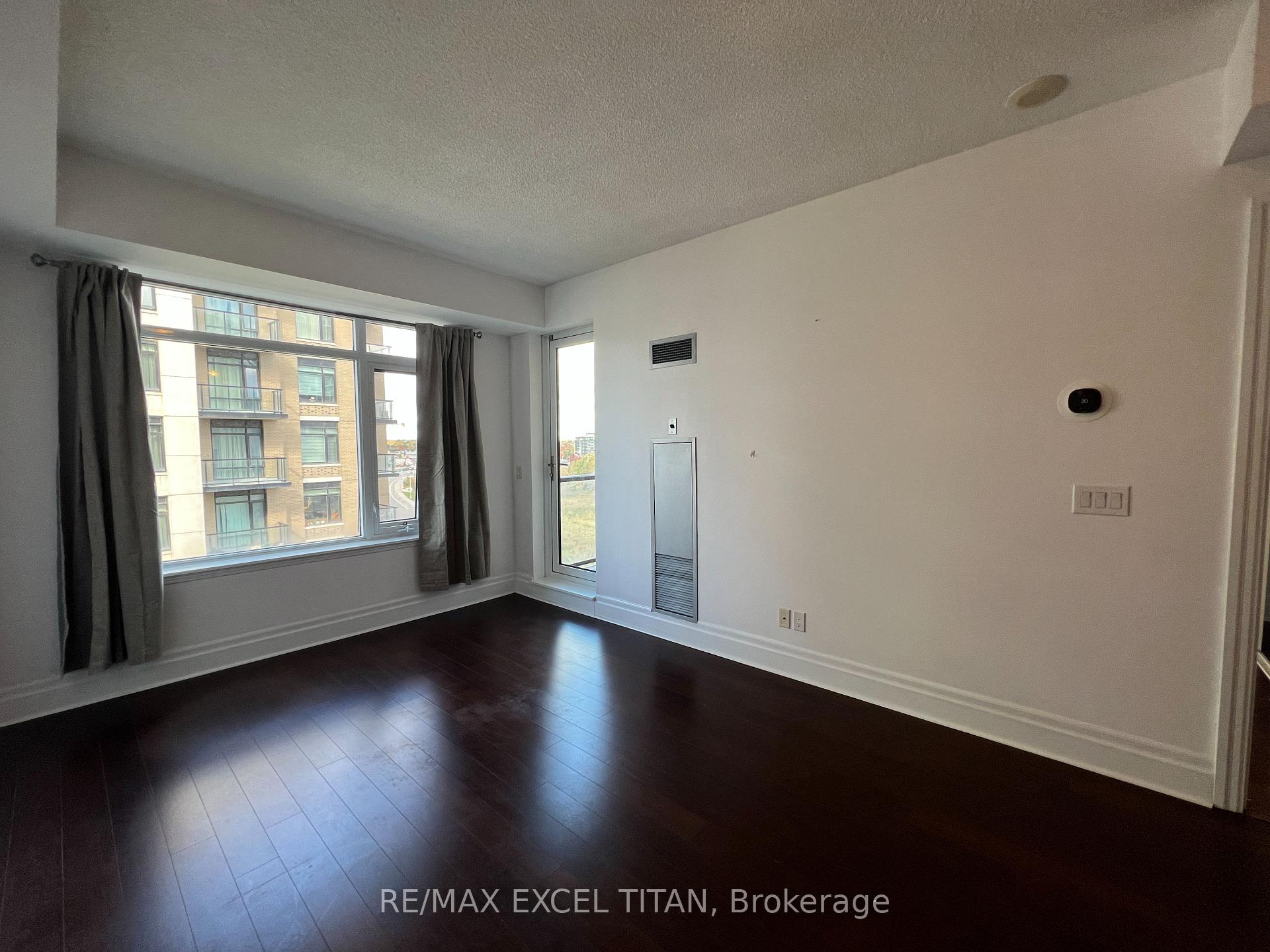 Photo 4 of Unit 607, 111 Upper Duke Crescent, Markham, Unionville — HOMEH
