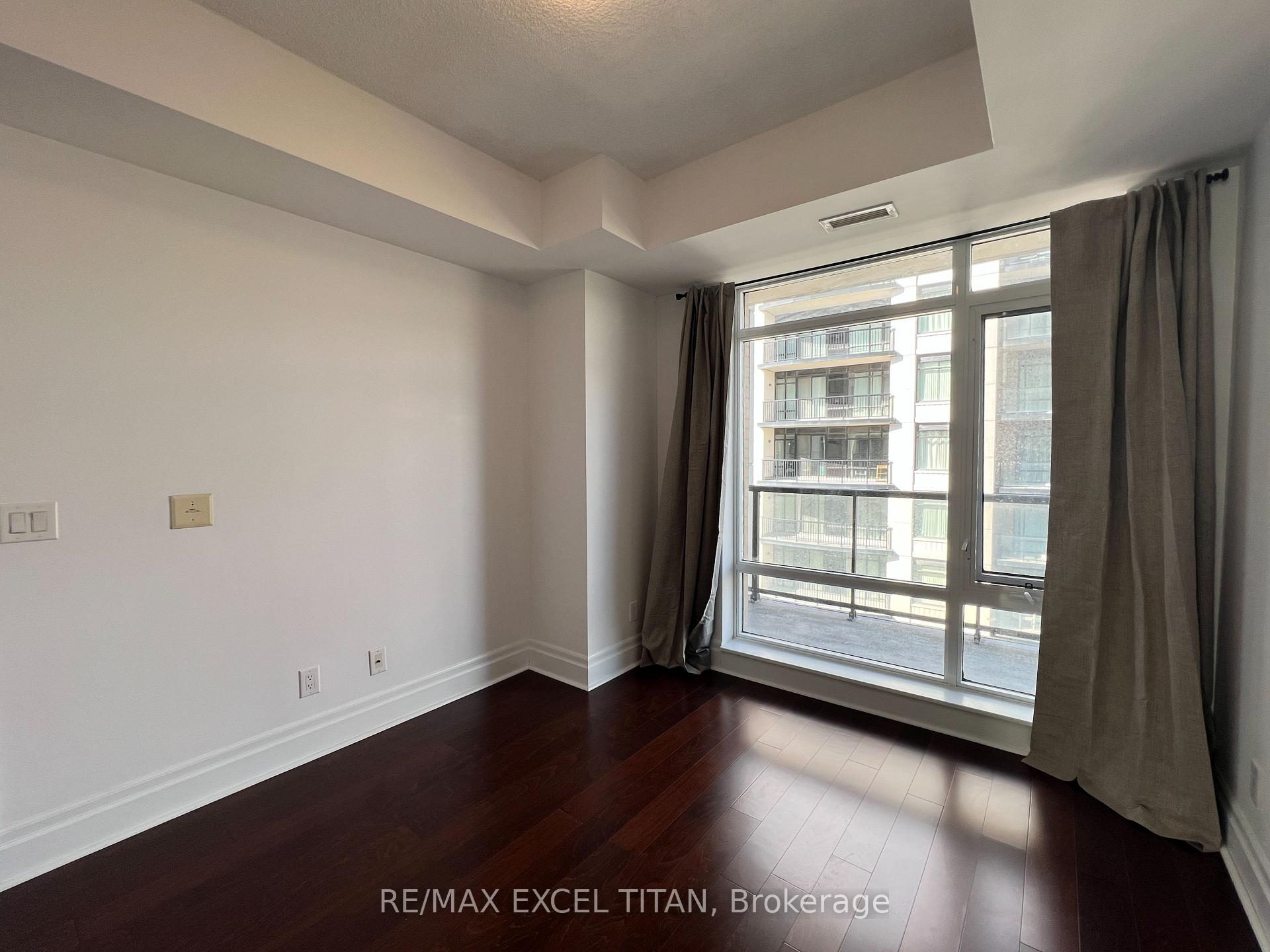 Photo 8 of Unit 607, 111 Upper Duke Crescent, Markham, Unionville — HOMEH