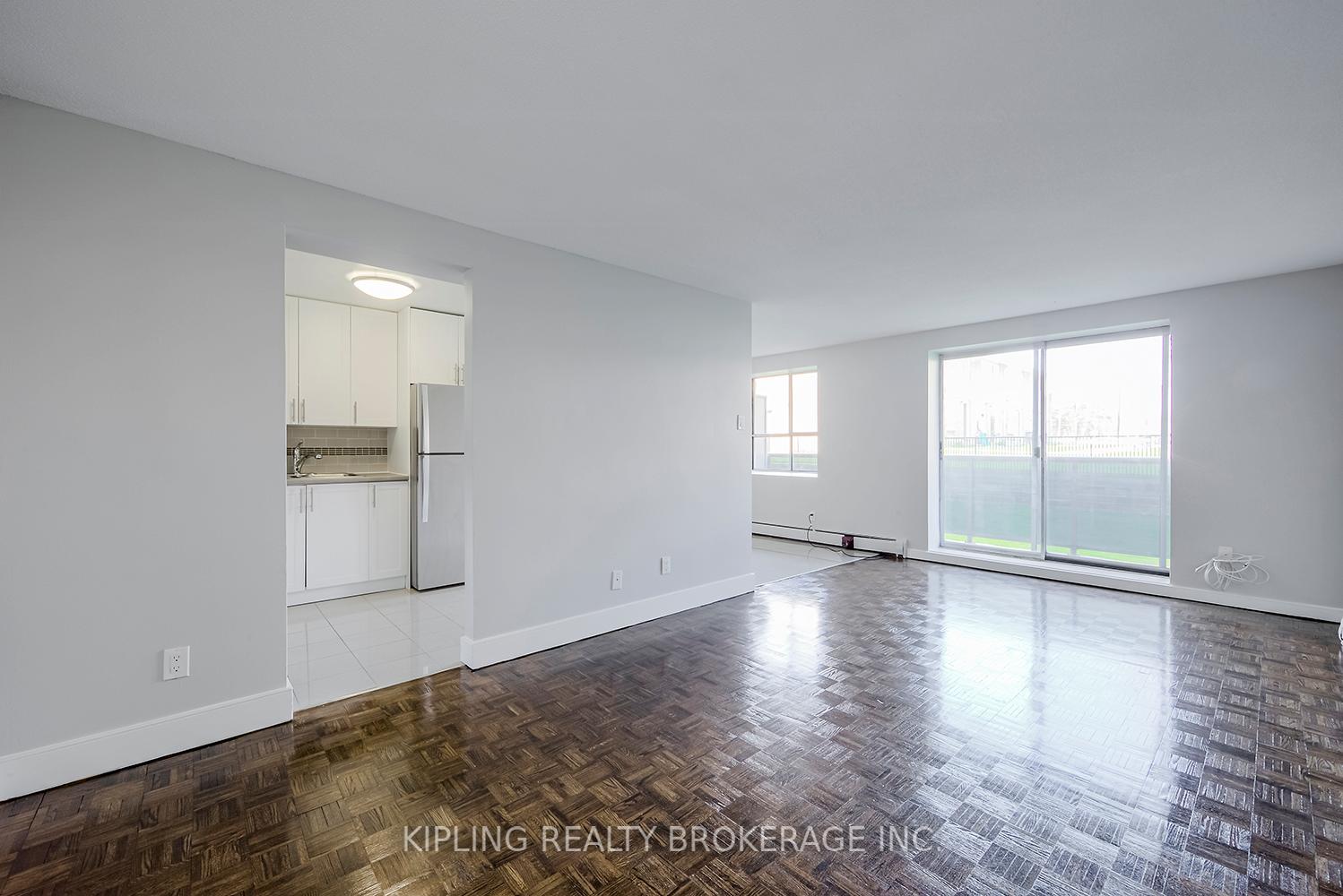 Photo 3 of Unit 211, 39 Willow Road, Guelph, Willow West/Sugarbush/West Acres — HOMEH