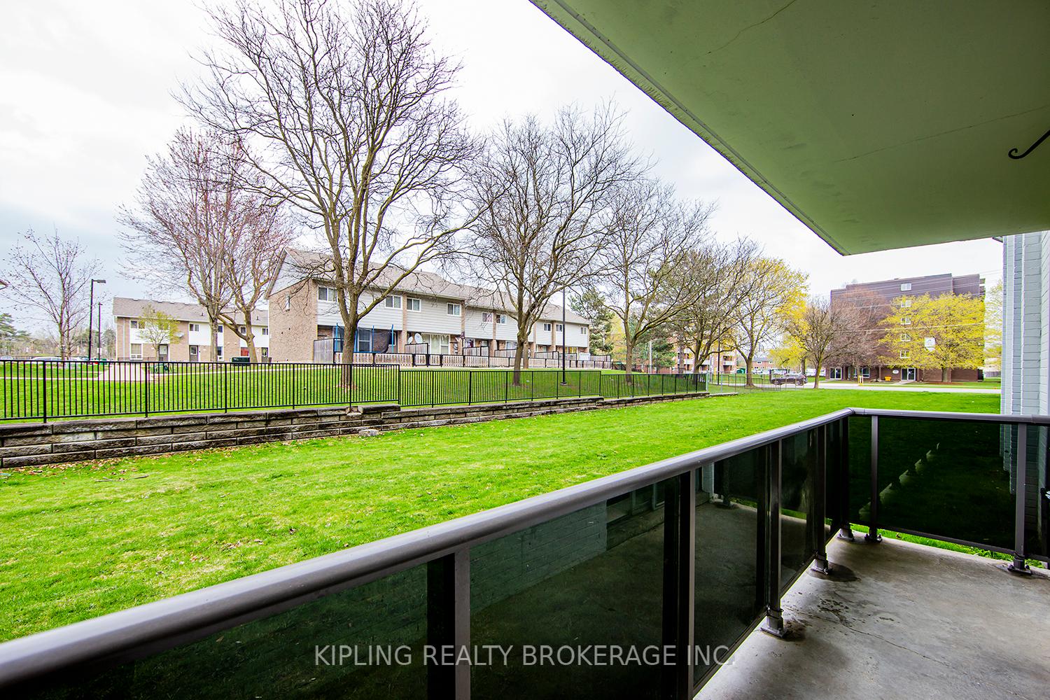 Photo 15 of Unit 211, 39 Willow Road, Guelph, Willow West/Sugarbush/West Acres — HOMEH