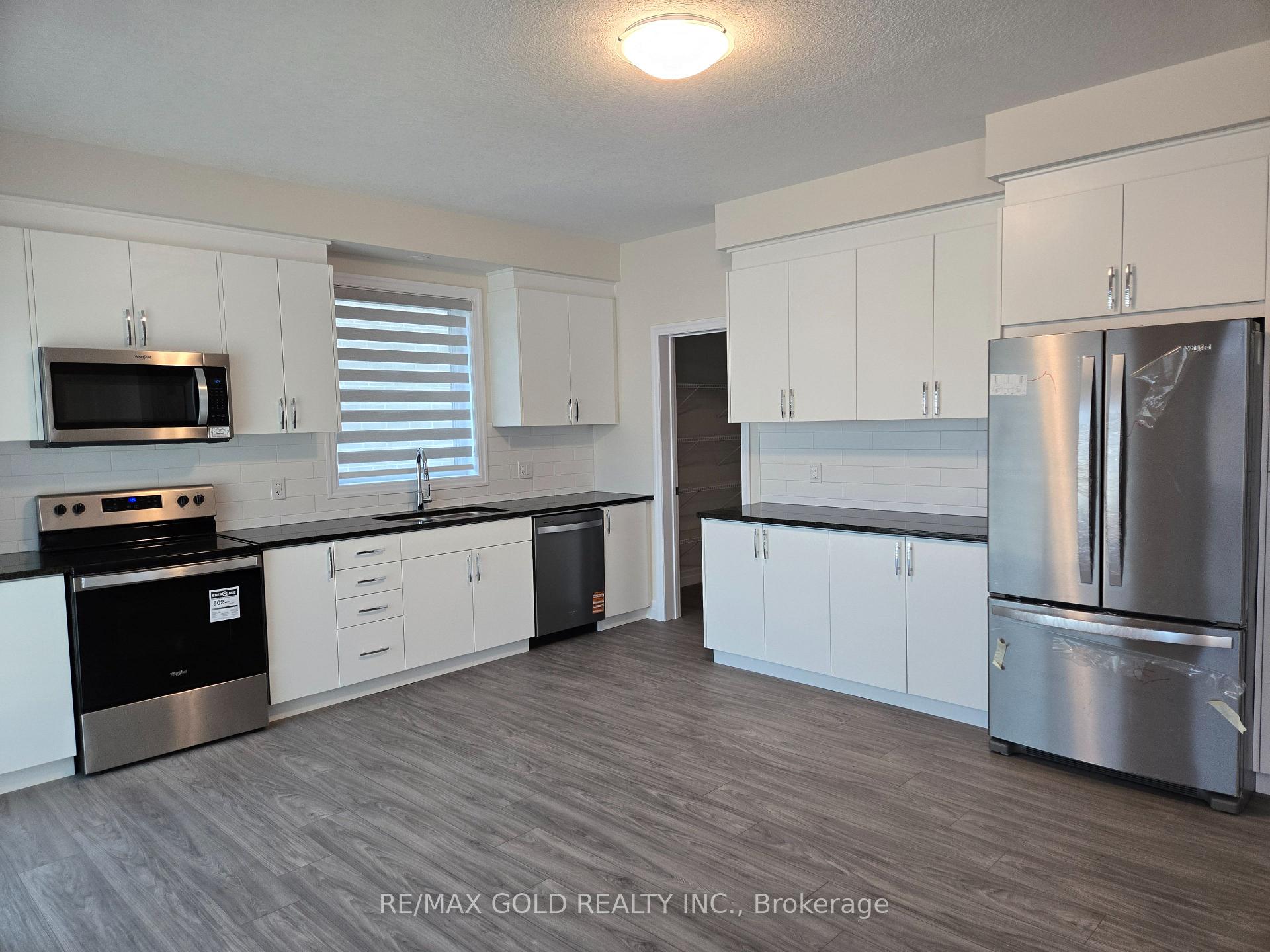 Photo 4 of 180 Newman Drive, Cambridge — HOMEH