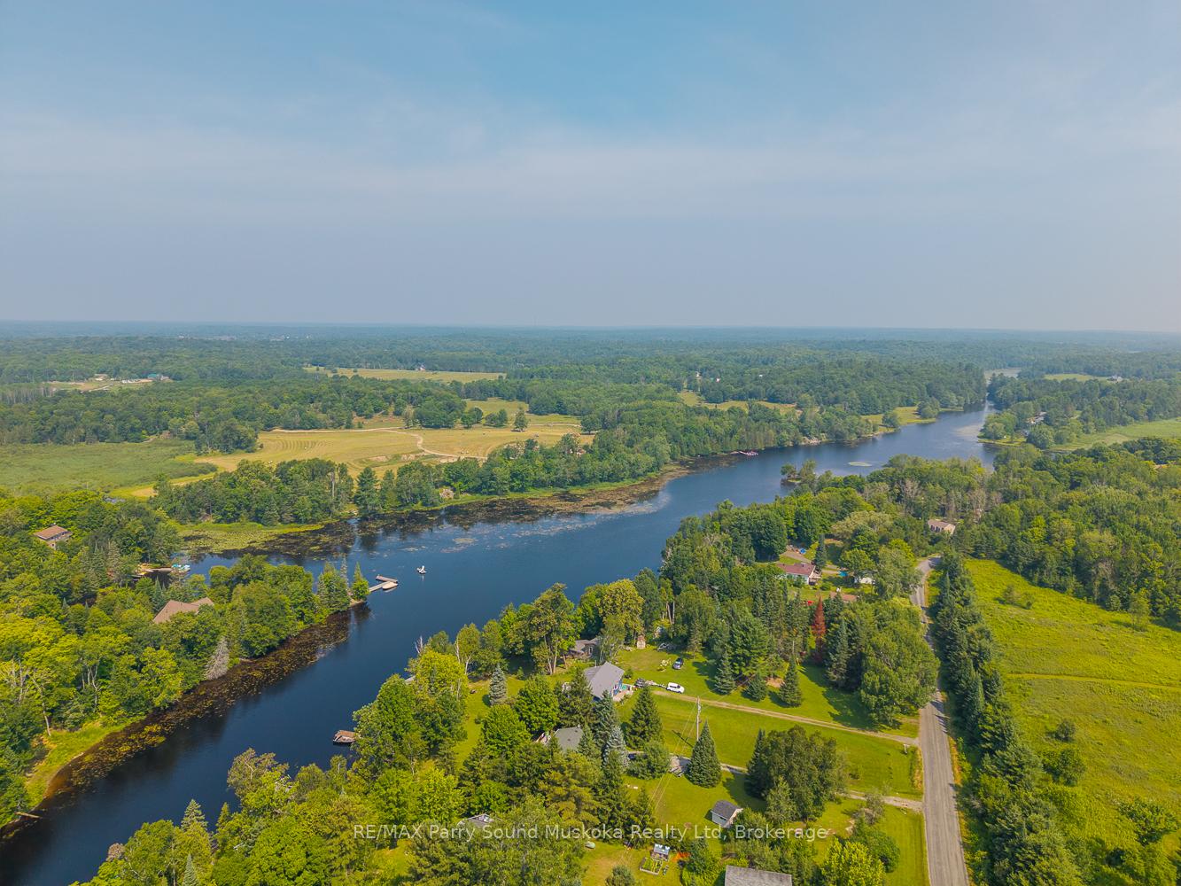 Photo 2 of 86 Lakeside Crescent, McKellar — HOMEH
