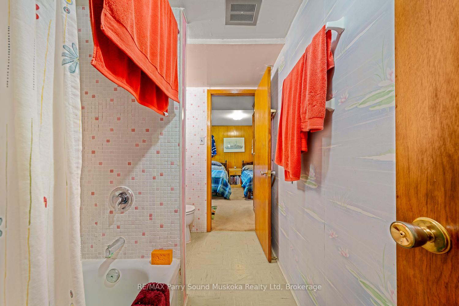 Photo 43 of 86 Lakeside Crescent, McKellar — HOMEH
