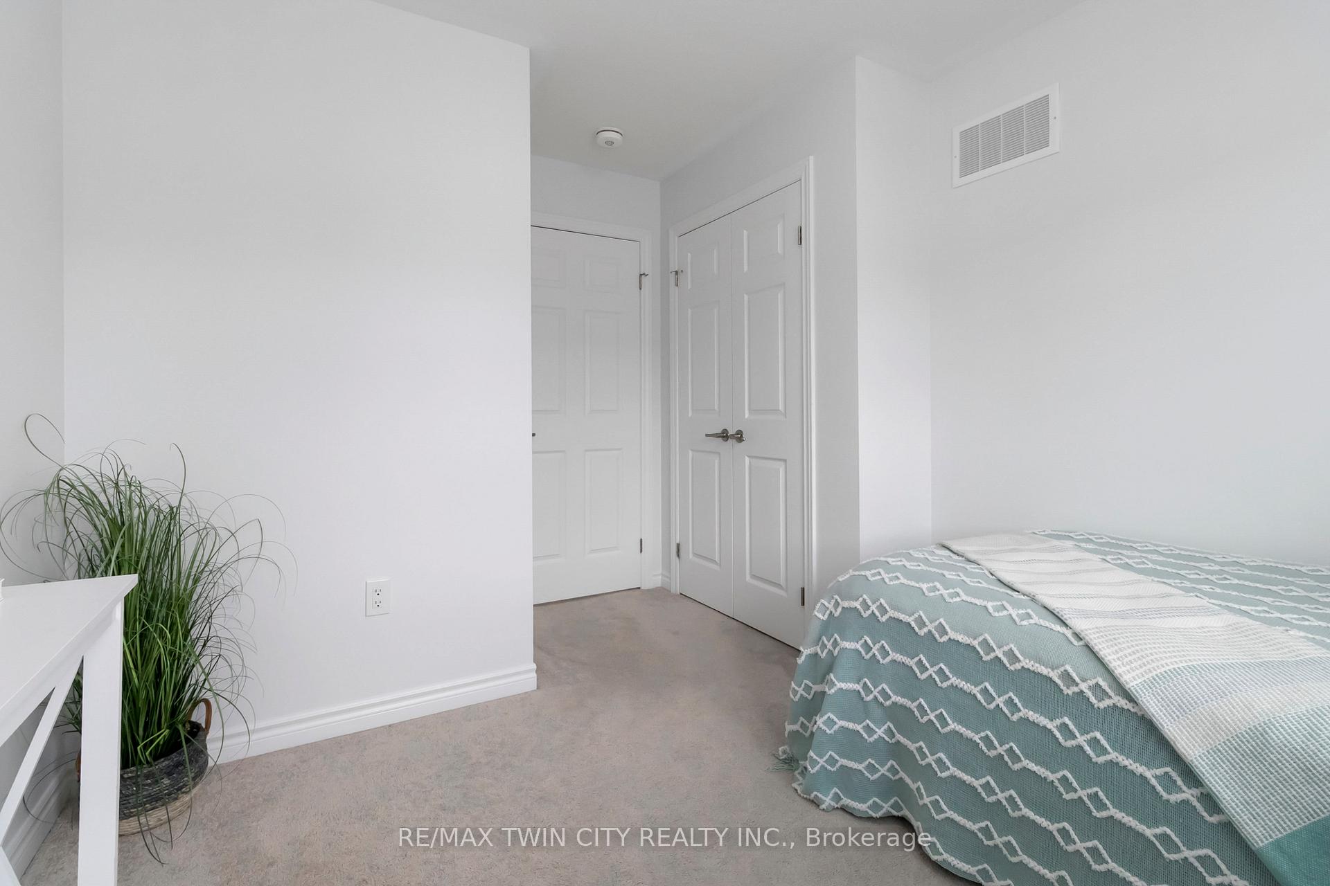 Photo 16 of 144 Flagg Avenue, Brant, Paris — HOMEH