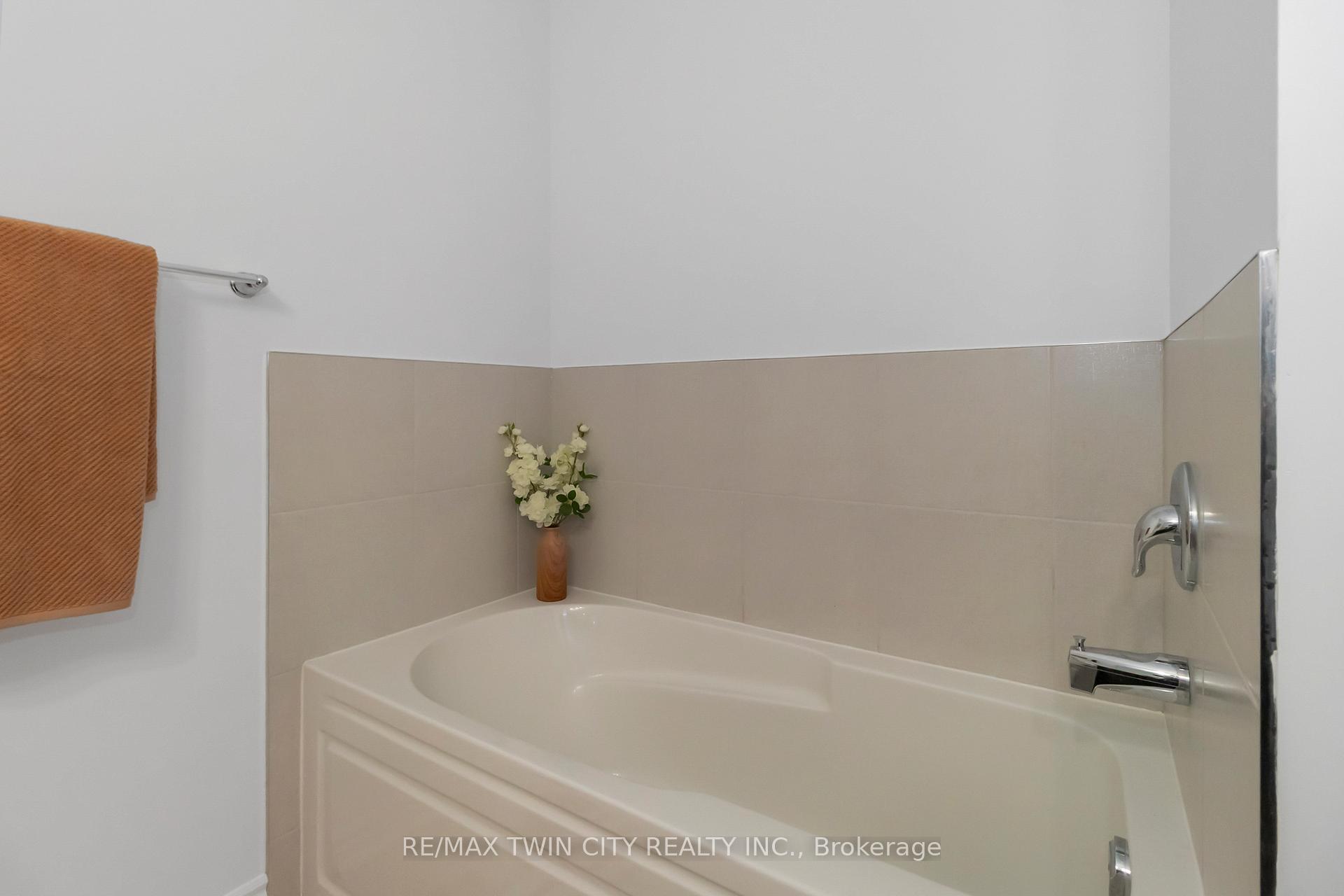 Photo 21 of 144 Flagg Avenue, Brant, Paris — HOMEH