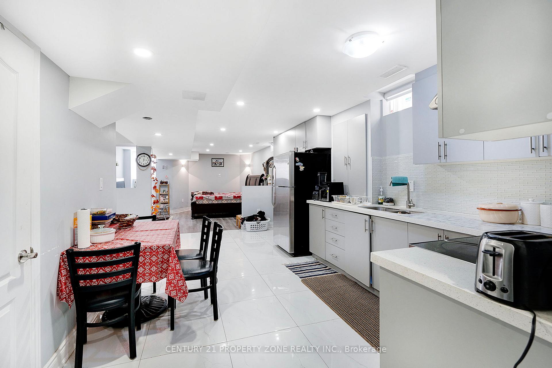 Photo 17 of 12 Ledgerock Road, Brampton, Bram East — HOMEH