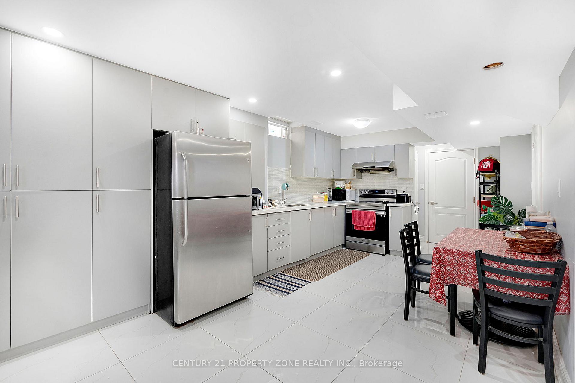 Photo 14 of 12 Ledgerock Road, Brampton, Bram East — HOMEH