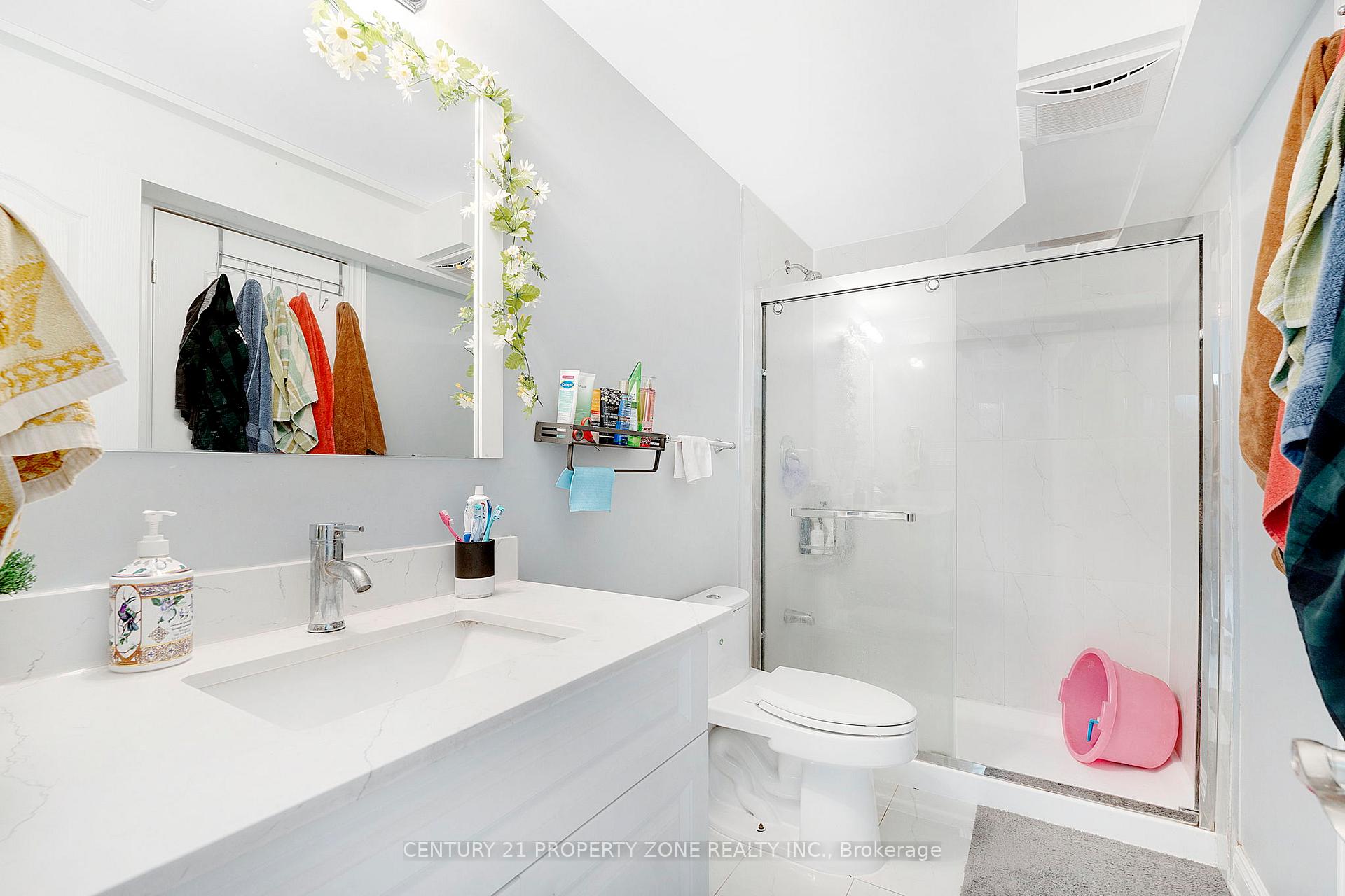 Photo 32 of 12 Ledgerock Road, Brampton, Bram East — HOMEH