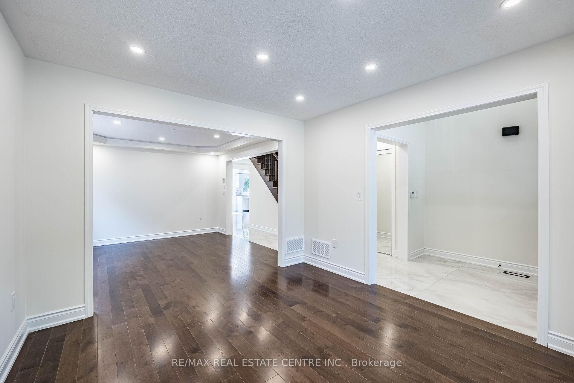Photo 3 of 9 Sparta Drive, Brampton, Vales of Castlemore — HOMEH