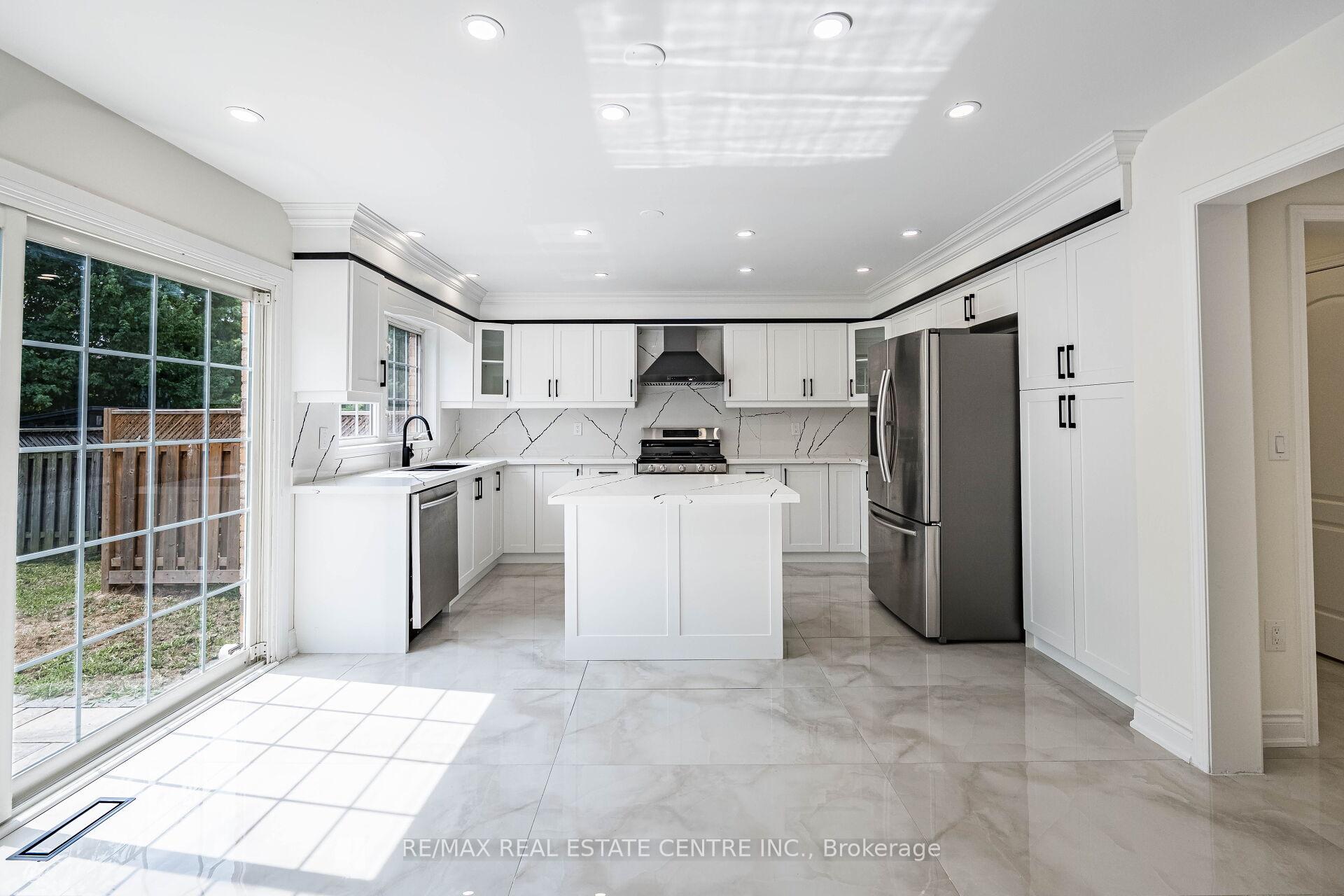 Photo 8 of 9 Sparta Drive, Brampton, Vales of Castlemore — HOMEH
