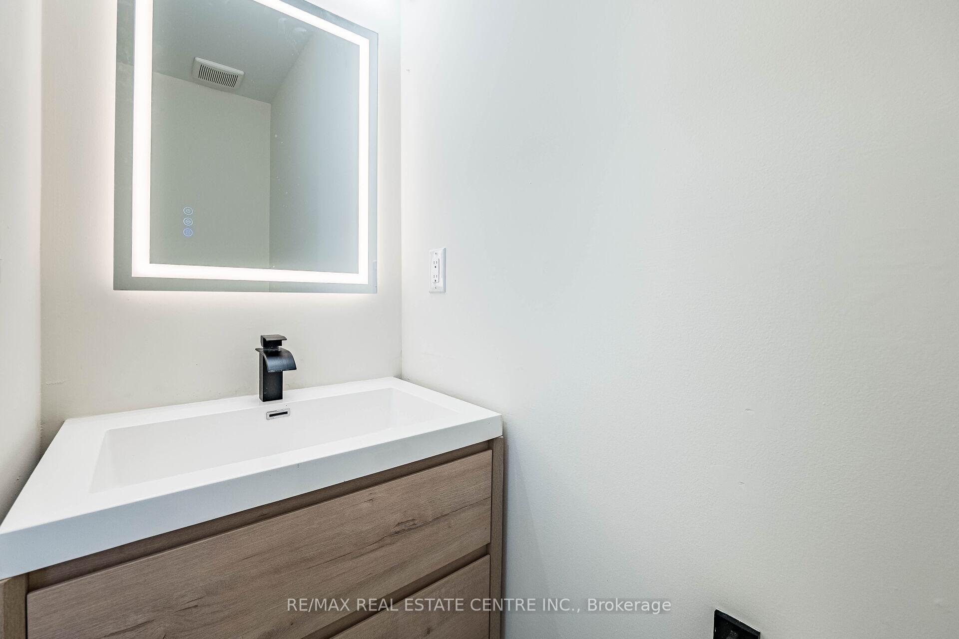 Photo 11 of 9 Sparta Drive, Brampton, Vales of Castlemore — HOMEH