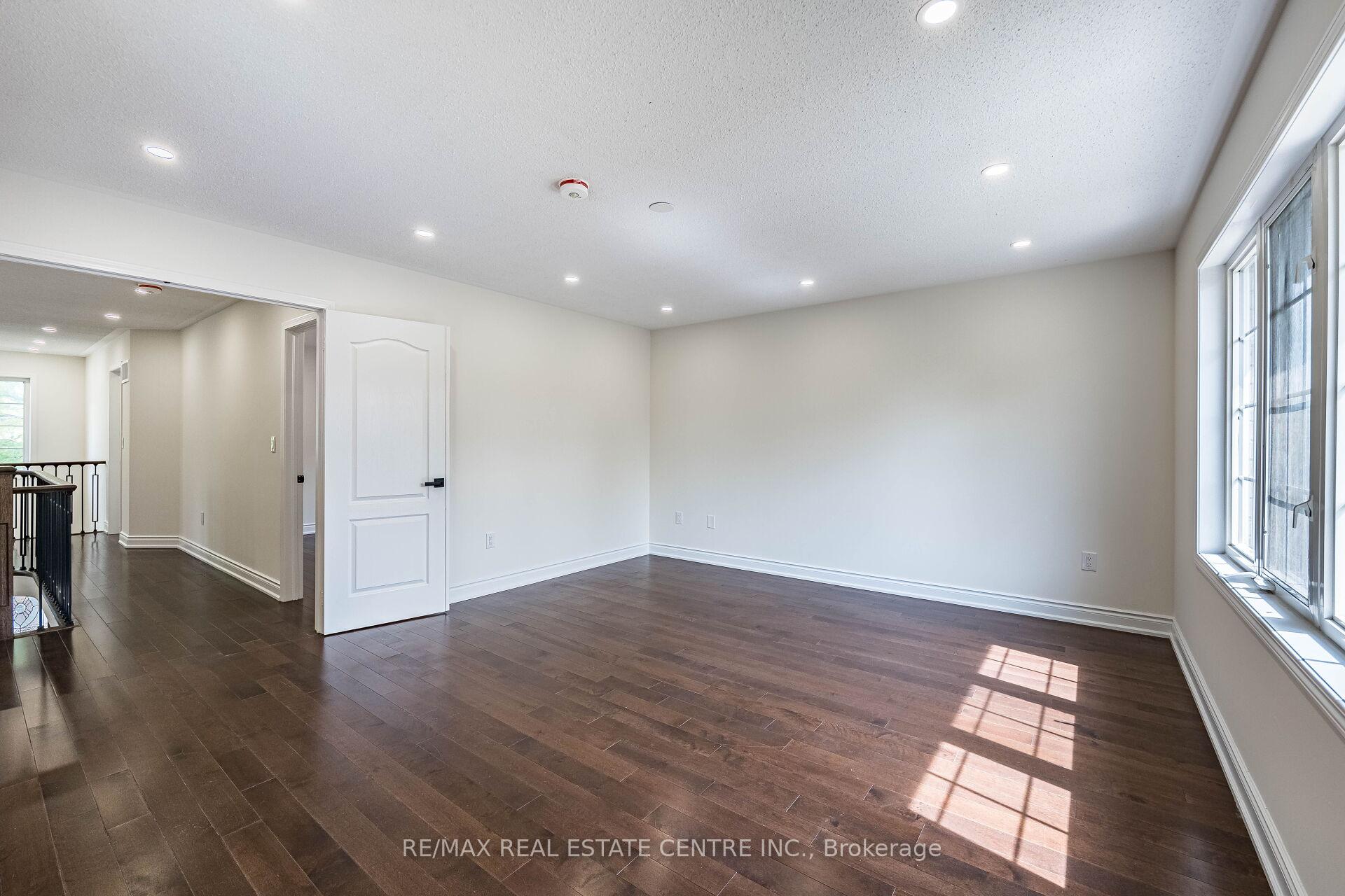 Photo 15 of 9 Sparta Drive, Brampton, Vales of Castlemore — HOMEH