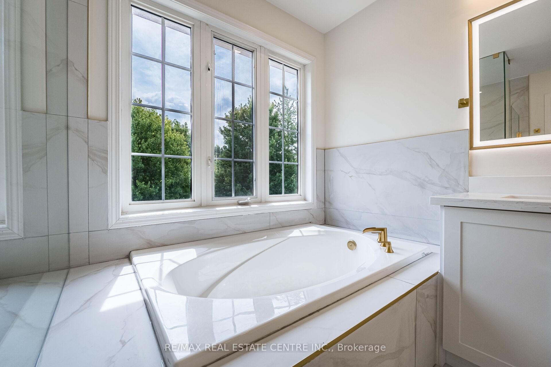Photo 18 of 9 Sparta Drive, Brampton, Vales of Castlemore — HOMEH