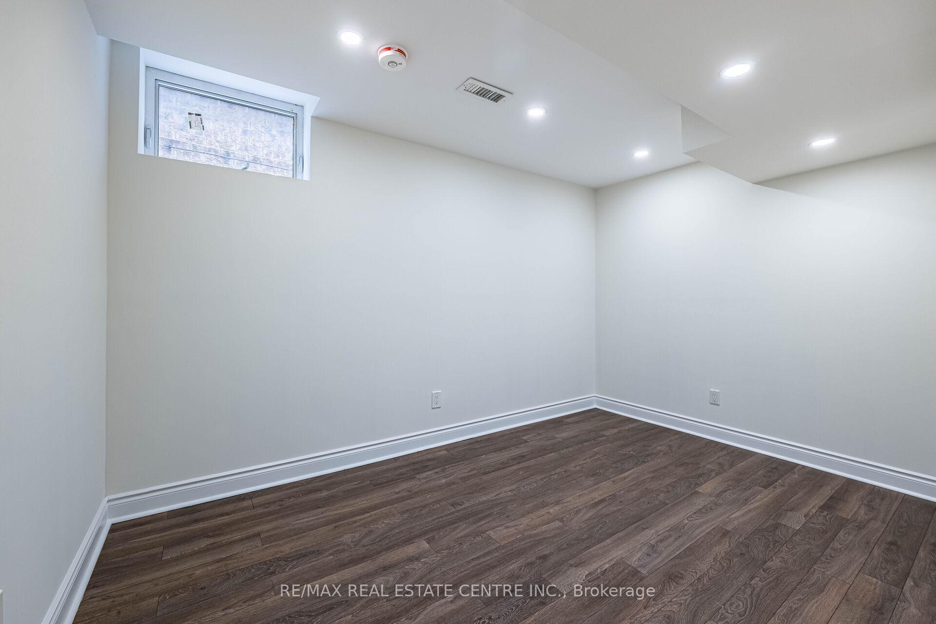 Photo 30 of 9 Sparta Drive, Brampton, Vales of Castlemore — HOMEH