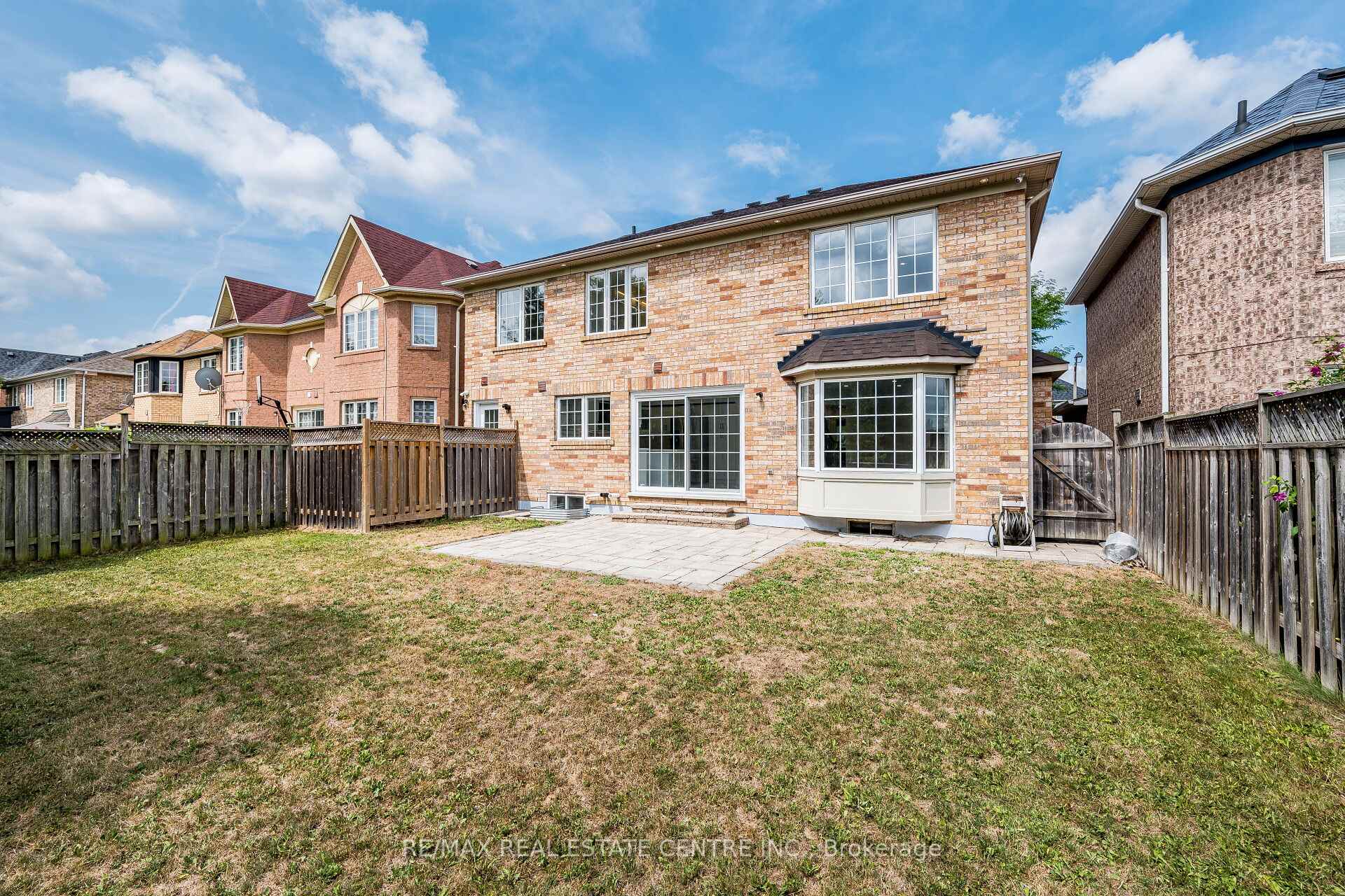 Photo 36 of 9 Sparta Drive, Brampton, Vales of Castlemore — HOMEH