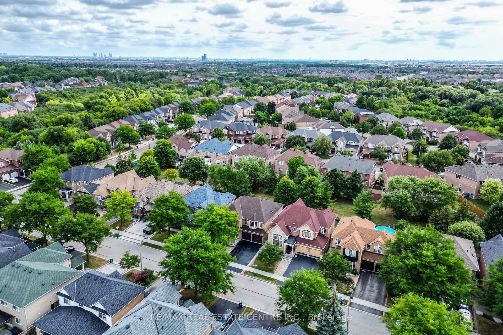 Photo 41 of 9 Sparta Drive, Brampton, Vales of Castlemore — HOMEH