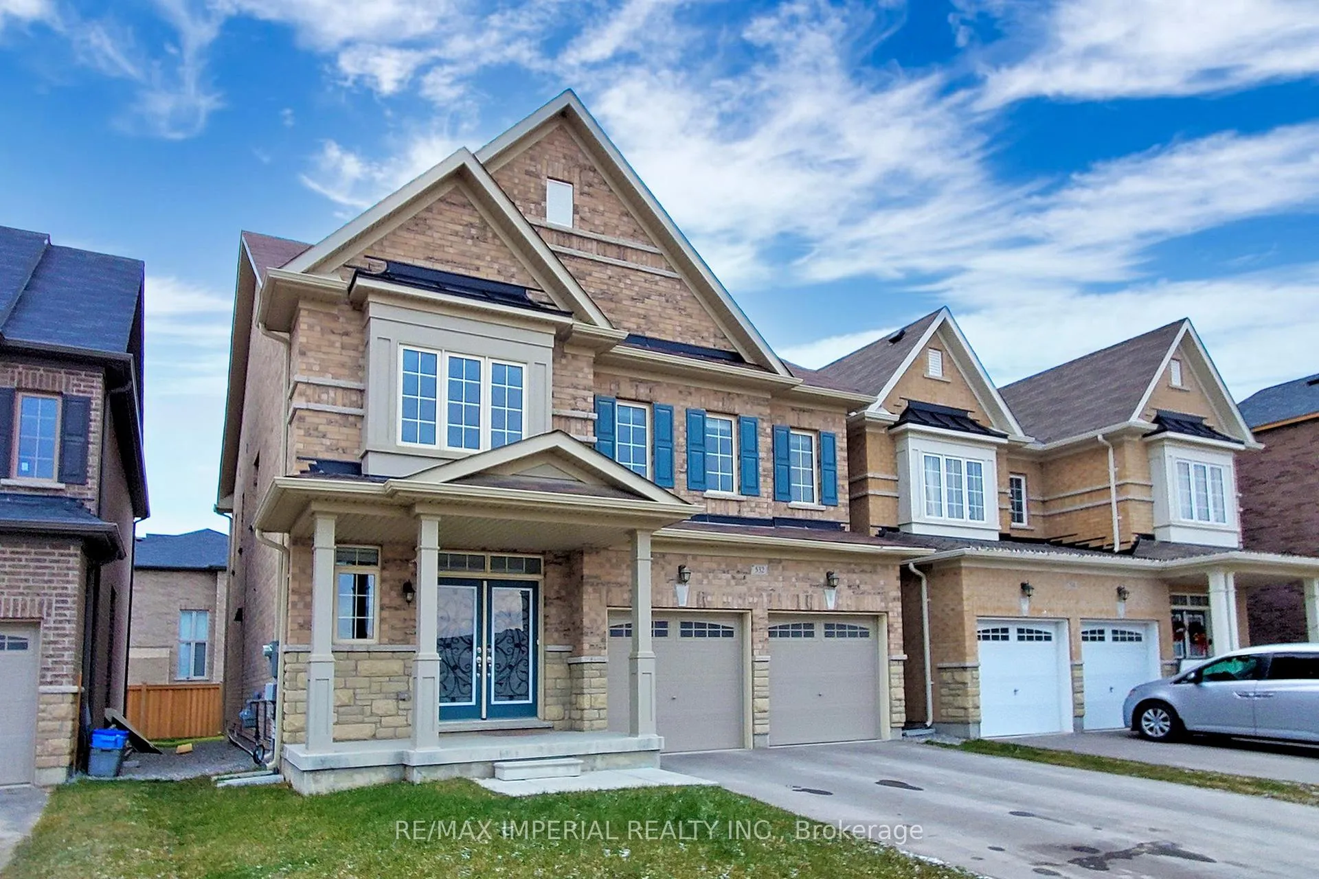 Photo 2 of 532 Barons Street, Vaughan, Kleinburg — HOMEH