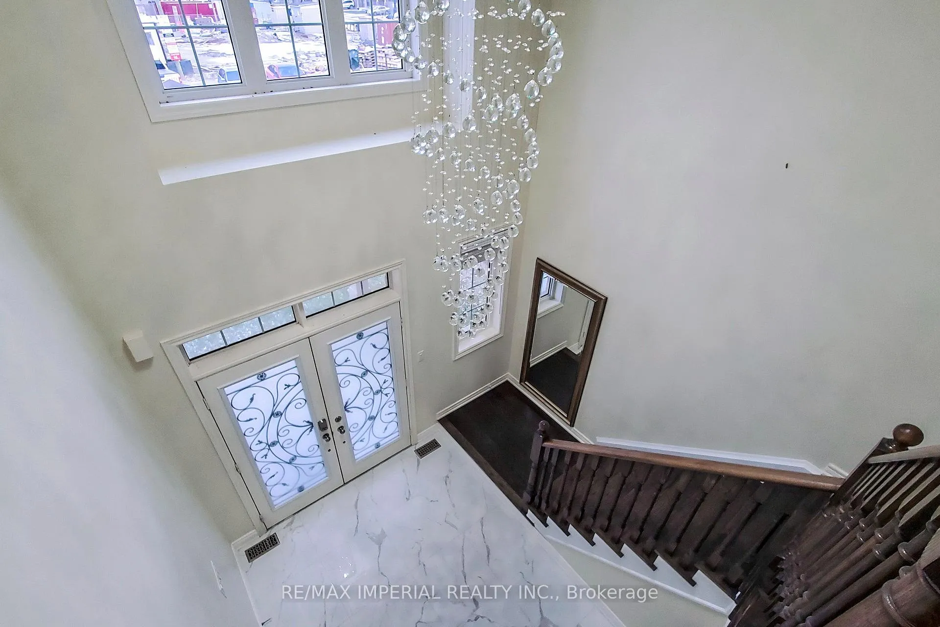 Photo 5 of 532 Barons Street, Vaughan, Kleinburg — HOMEH