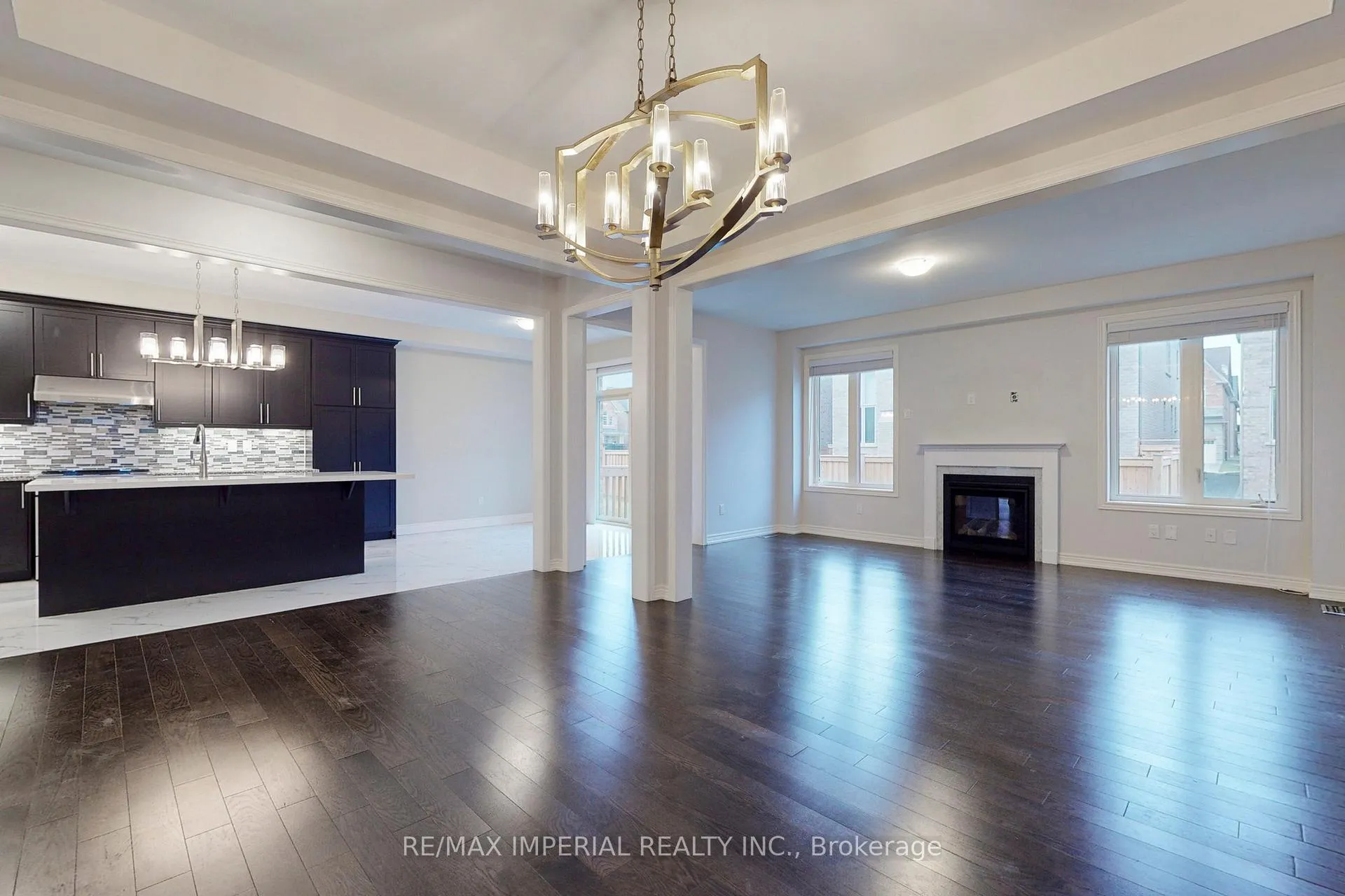 Photo 8 of 532 Barons Street, Vaughan, Kleinburg — HOMEH