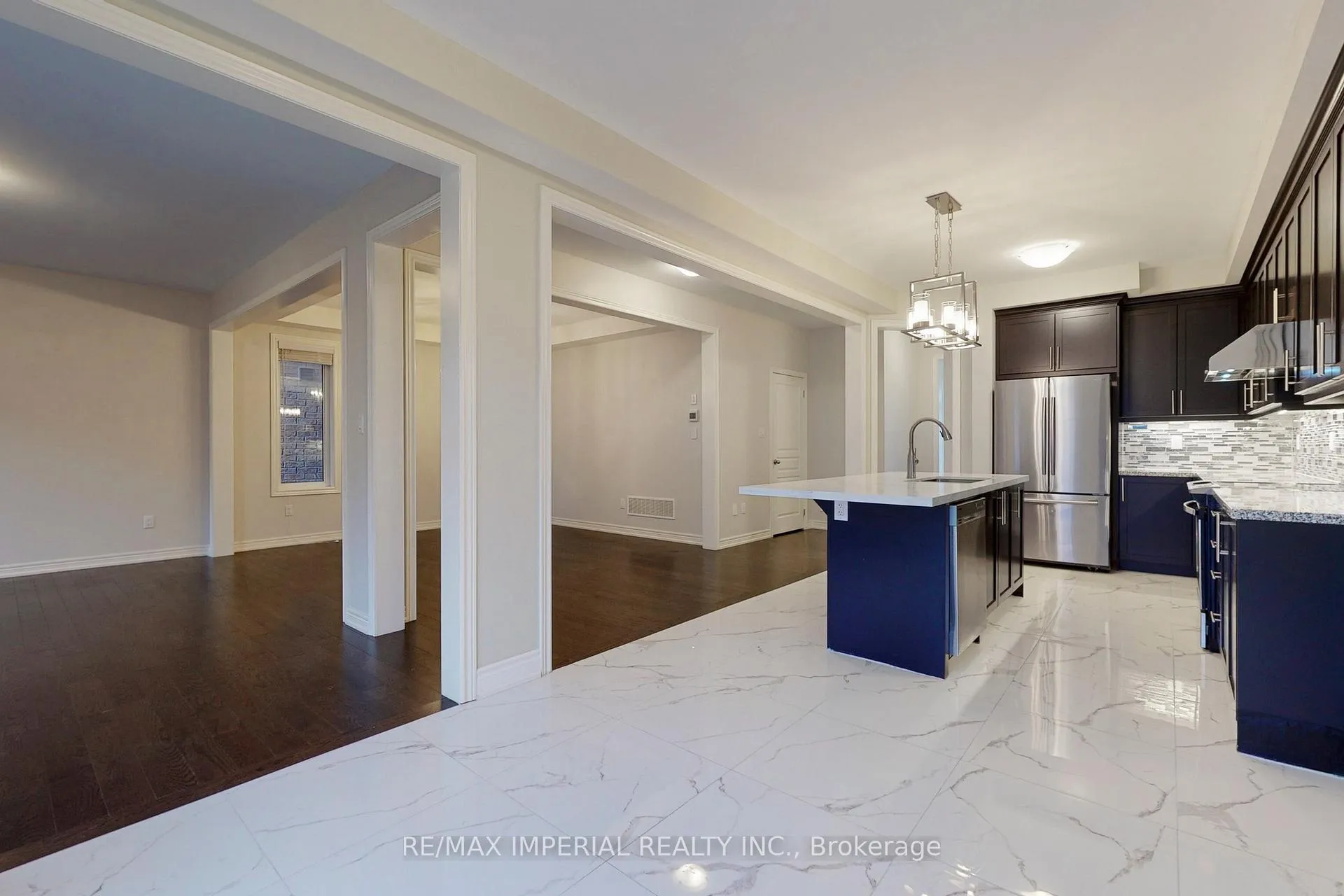 Photo 14 of 532 Barons Street, Vaughan, Kleinburg — HOMEH