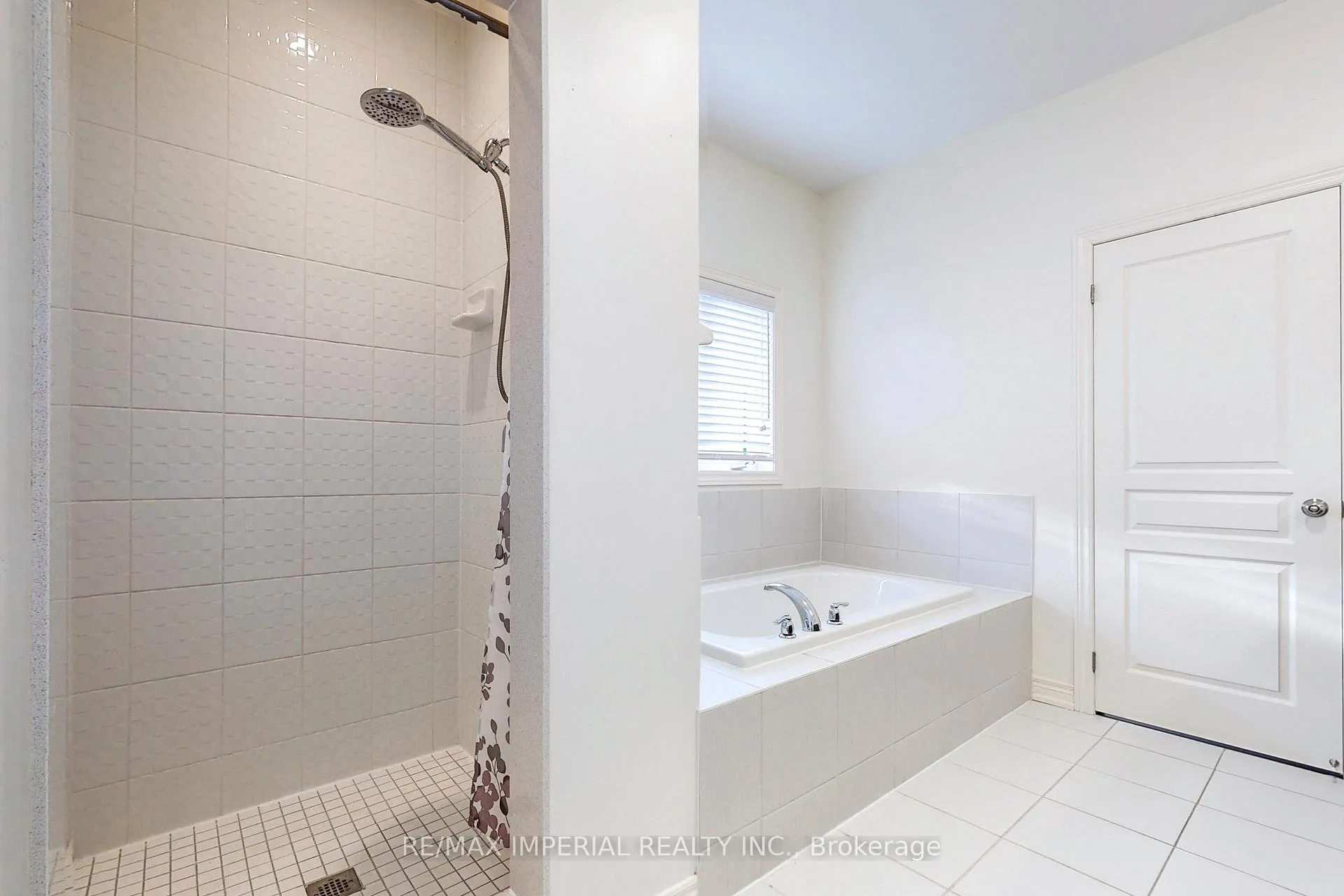 Photo 20 of 532 Barons Street, Vaughan, Kleinburg — HOMEH
