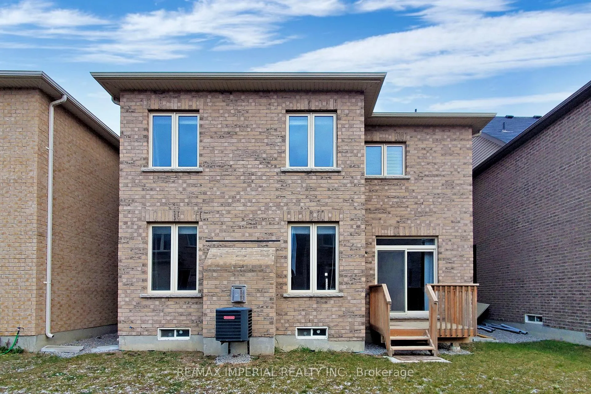 Photo 24 of 532 Barons Street, Vaughan, Kleinburg — HOMEH