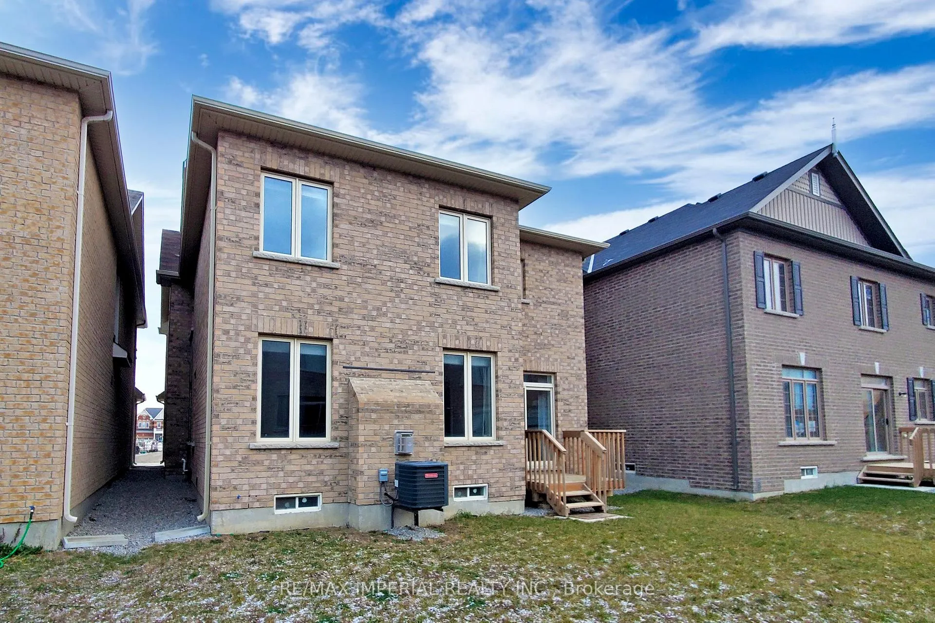 Photo 25 of 532 Barons Street, Vaughan, Kleinburg — HOMEH