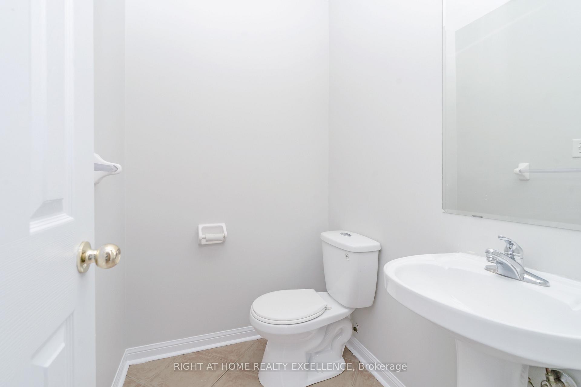 Photo 14 of 1 Bayridge Drive, Brampton, Vales of Castlemore — HOMEH