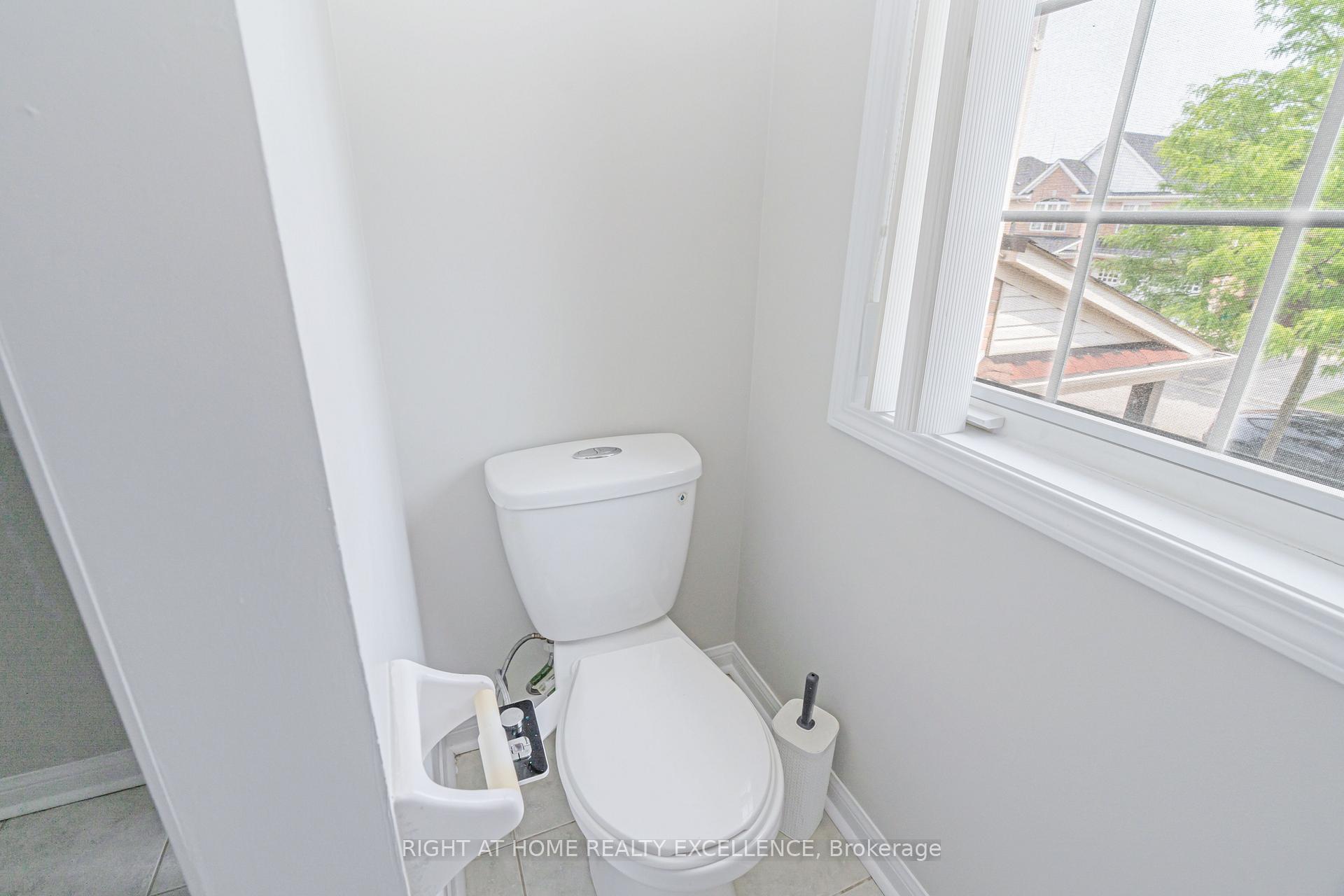 Photo 26 of 1 Bayridge Drive, Brampton, Vales of Castlemore — HOMEH