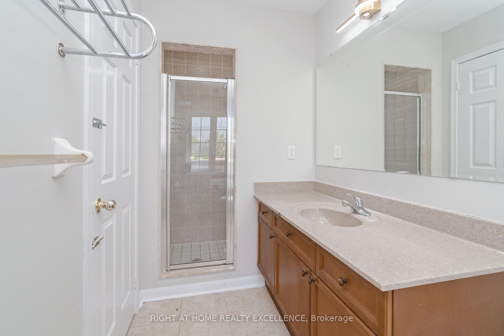 Photo 21 of 1 Bayridge Drive, Brampton, Vales of Castlemore — HOMEH