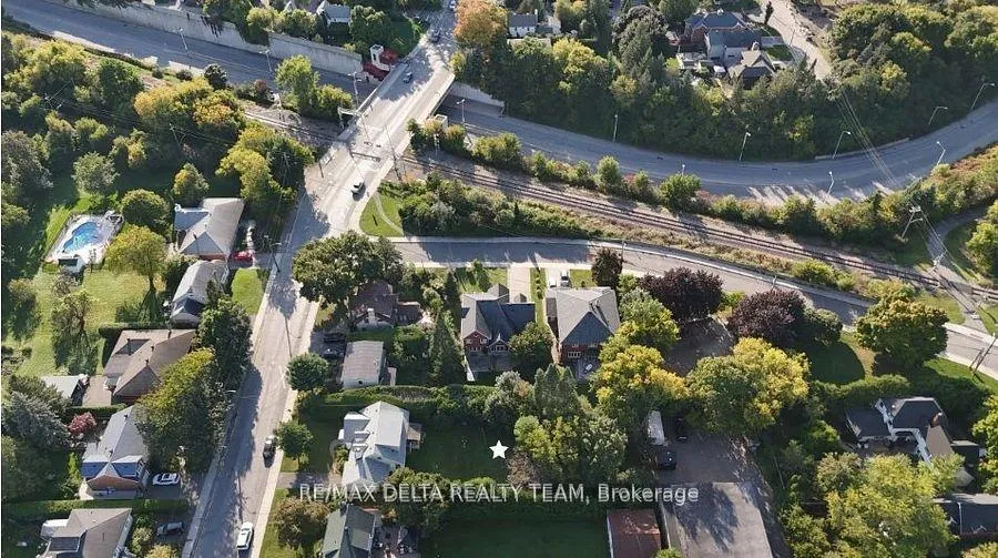 Photo 9 of 149 Pleasant Park Road, Ottawa, Faircrest Heights — HOMEH