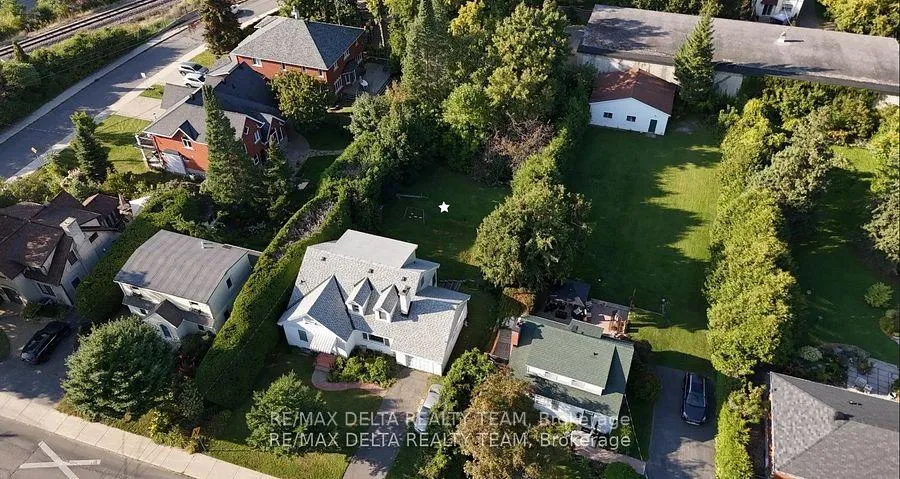 Photo 11 of 149 Pleasant Park Road, Ottawa, Faircrest Heights — HOMEH