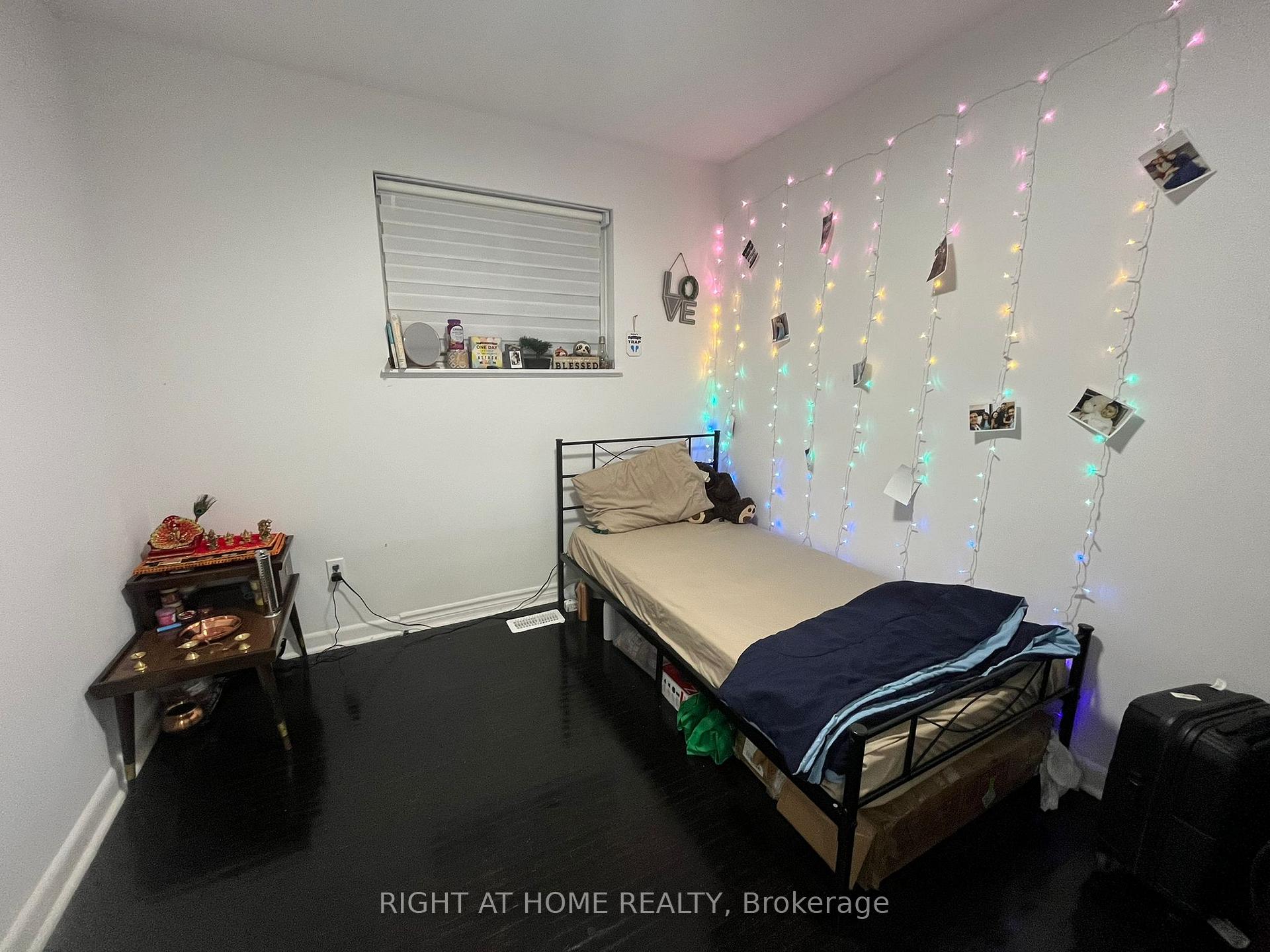Photo 11 of 99 West 4th Street, Hamilton, Bonnington — HOMEH