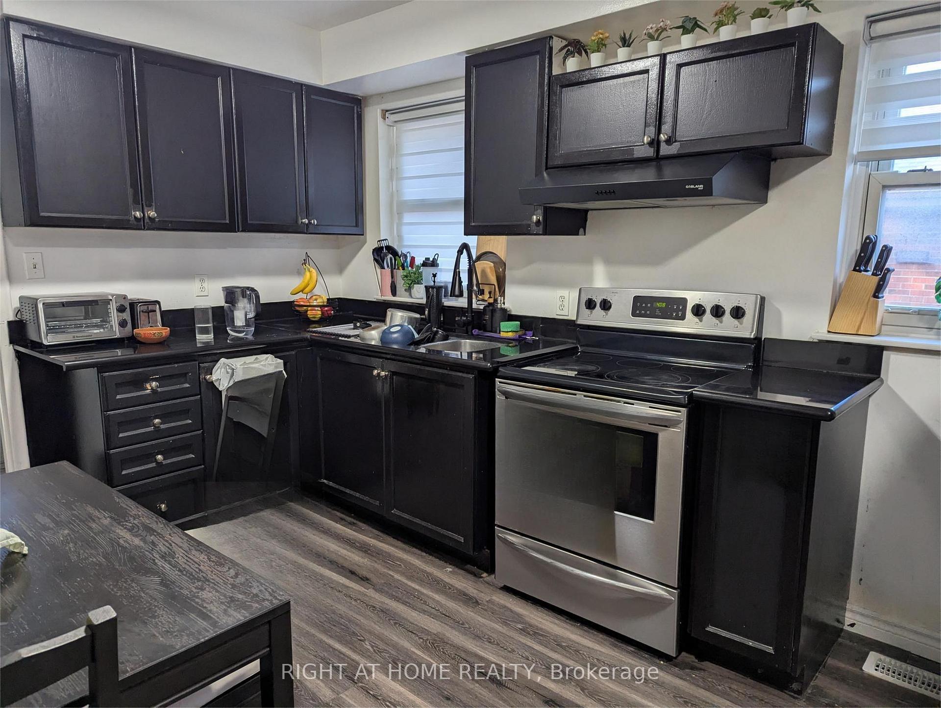 Photo 17 of 99 West 4th Street, Hamilton, Bonnington — HOMEH