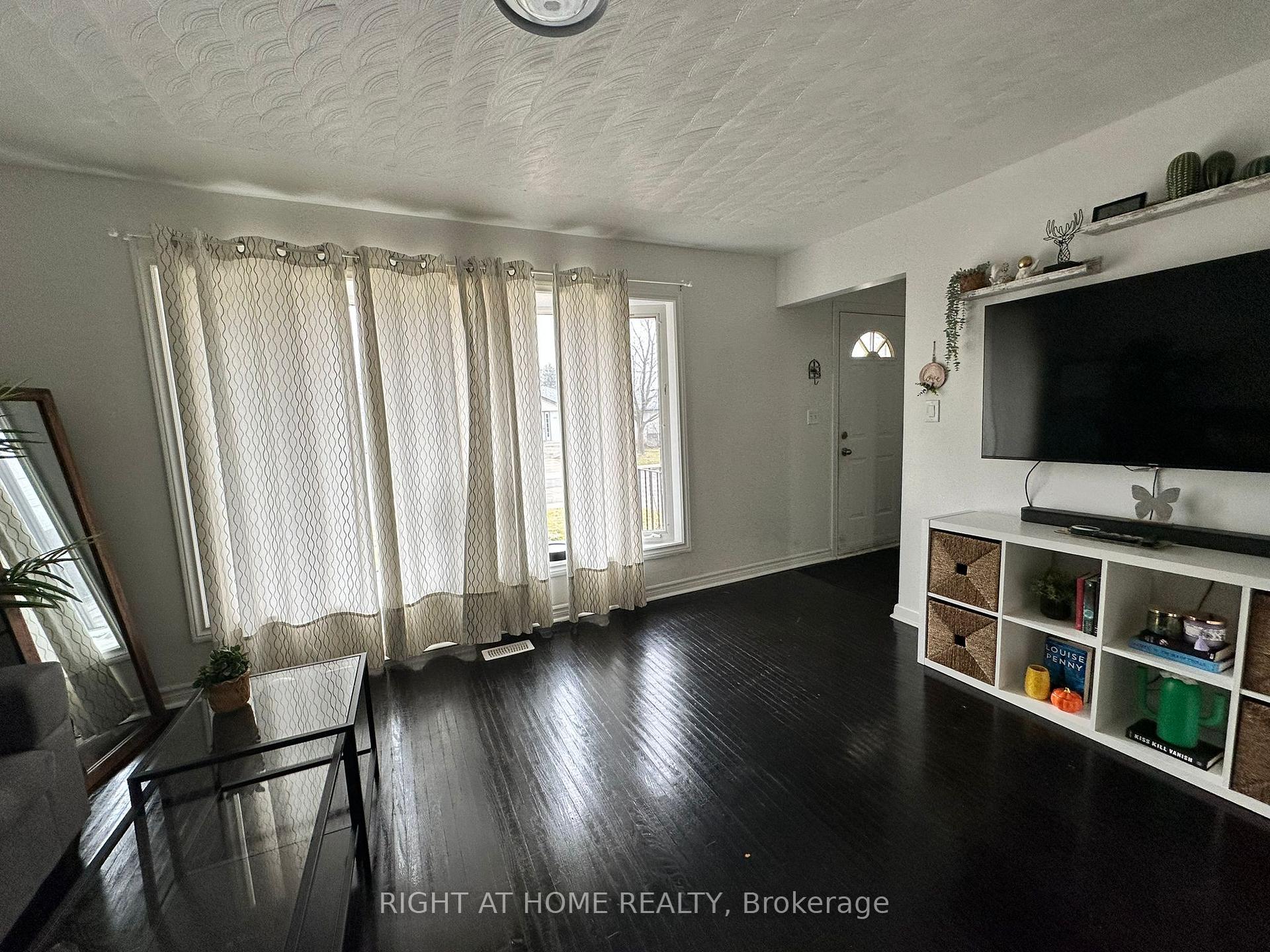 Photo 24 of 99 West 4th Street, Hamilton, Bonnington — HOMEH